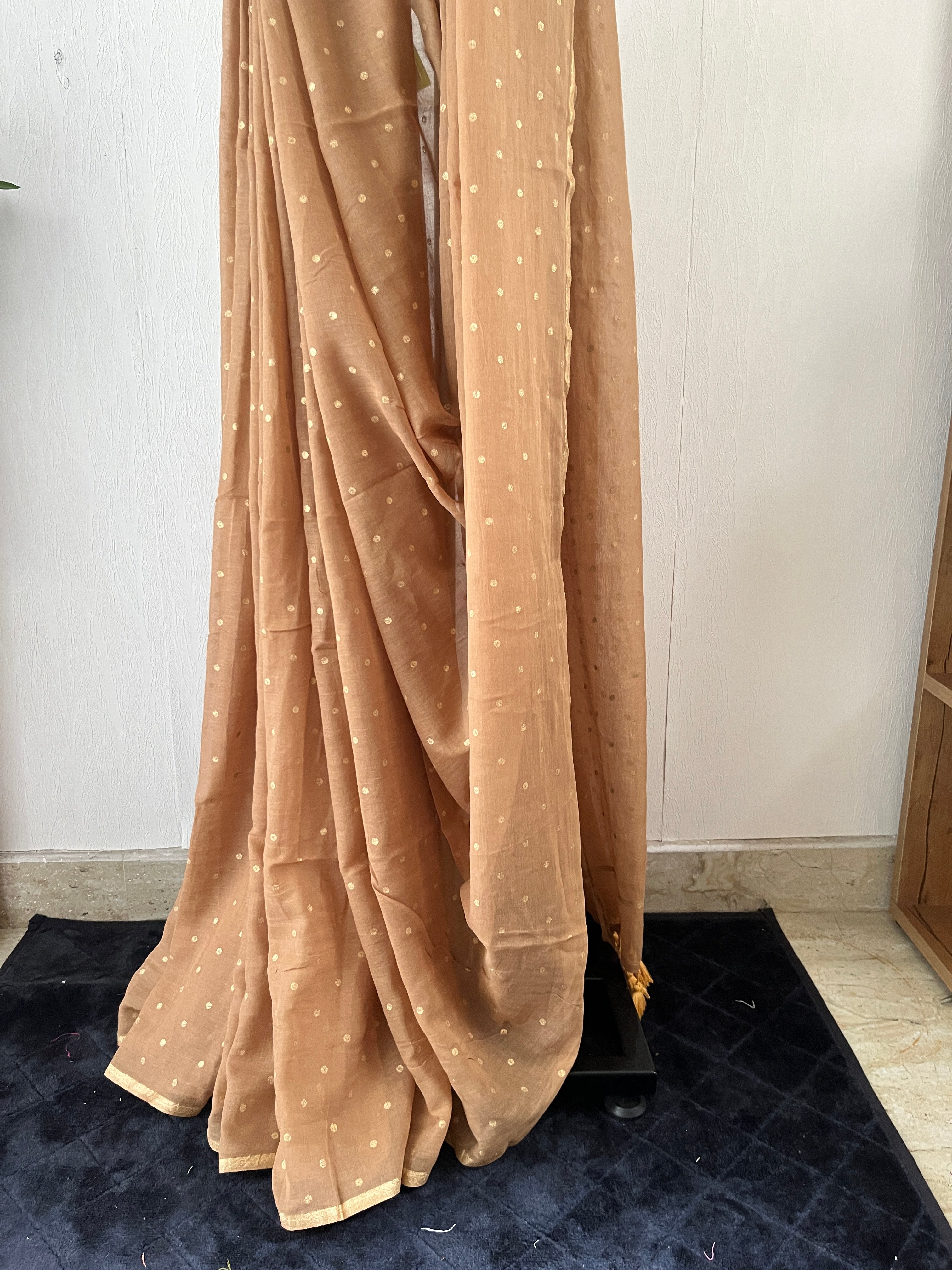 So-065 beige with golden polka dots