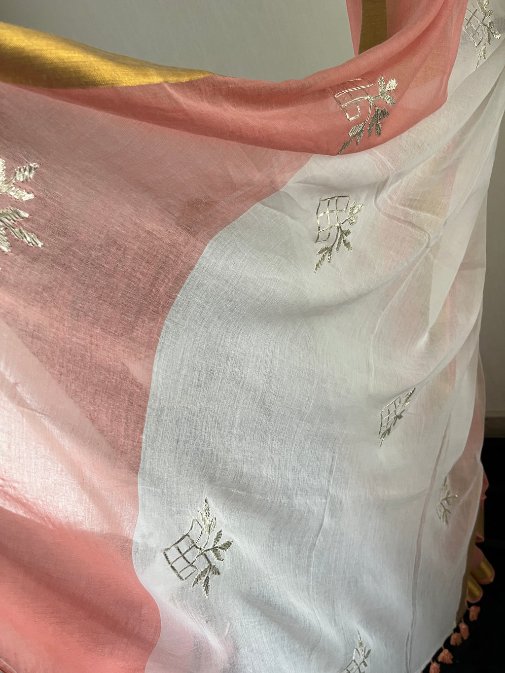 So-081 off white with pink silver embroidered body with golden zari