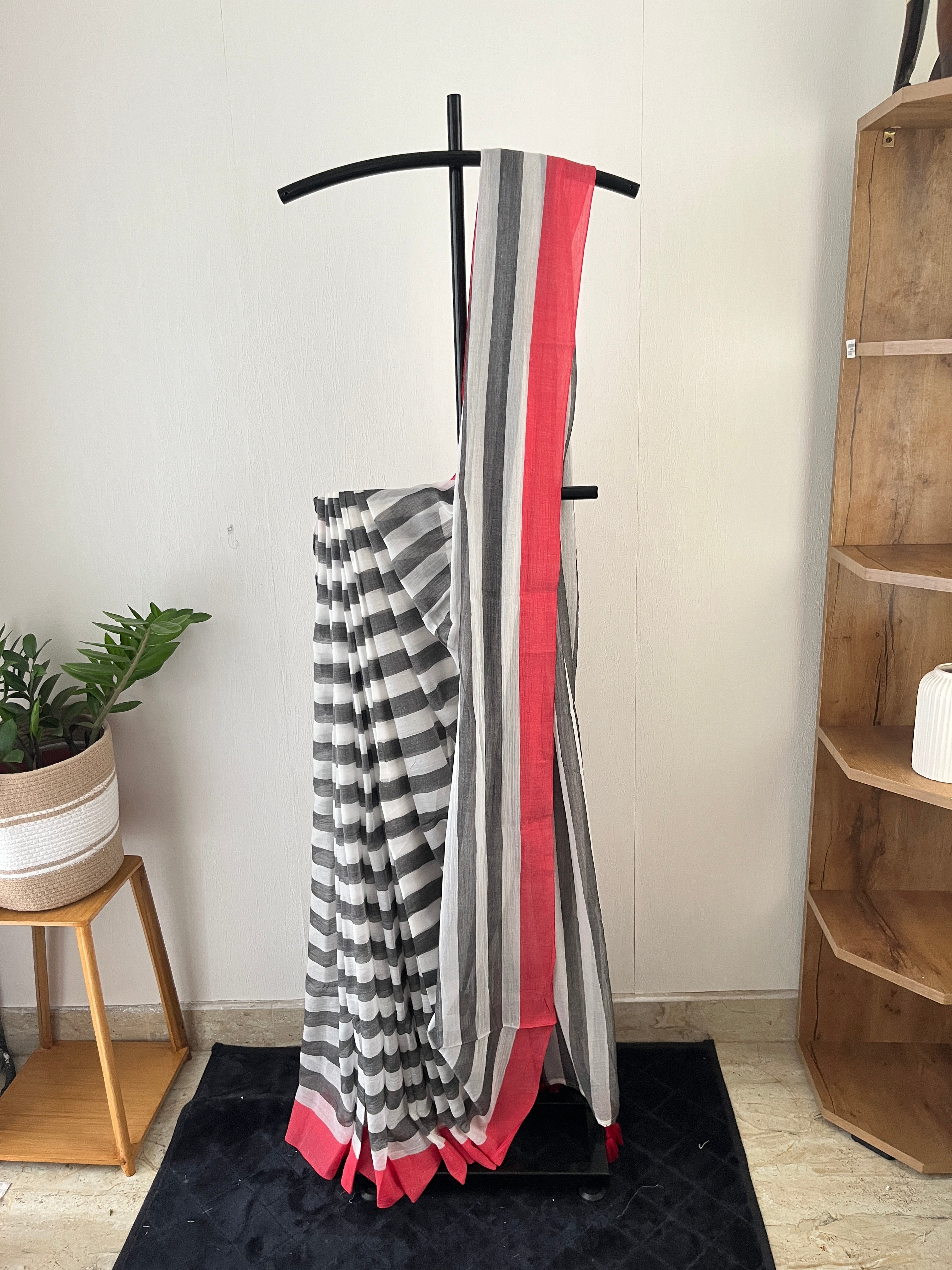 So-071 grey striped with red border mul cottons usually doesnt saree