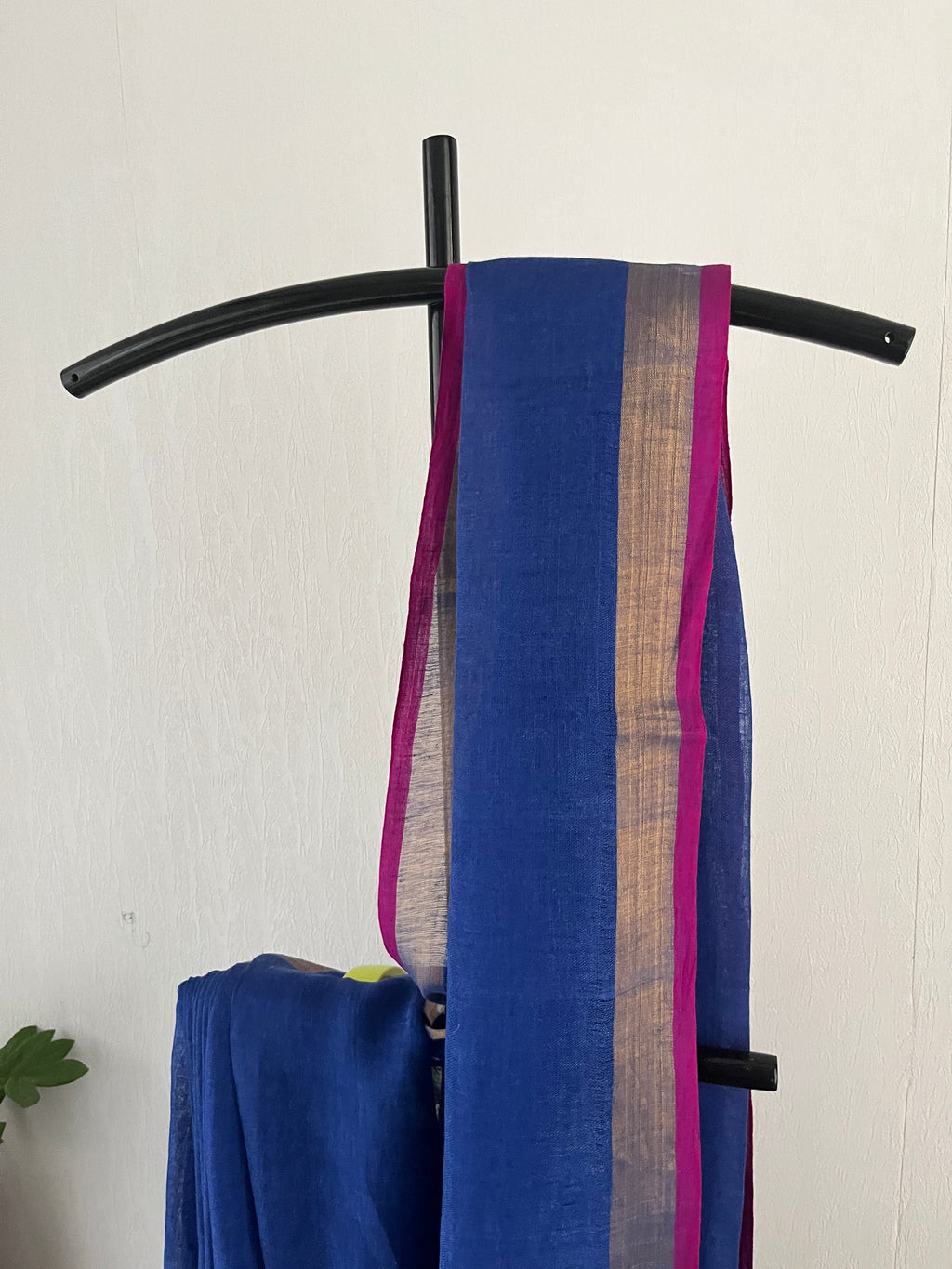 So-095 royal blue with pink selvedge pure linen saree