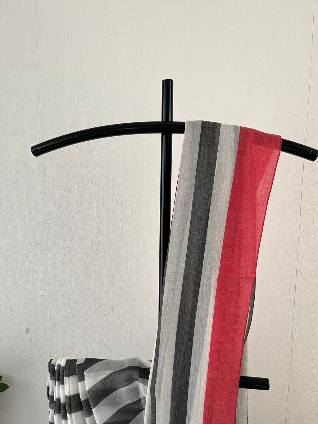 So-071 grey striped with red border mul cottons usually doesnt saree