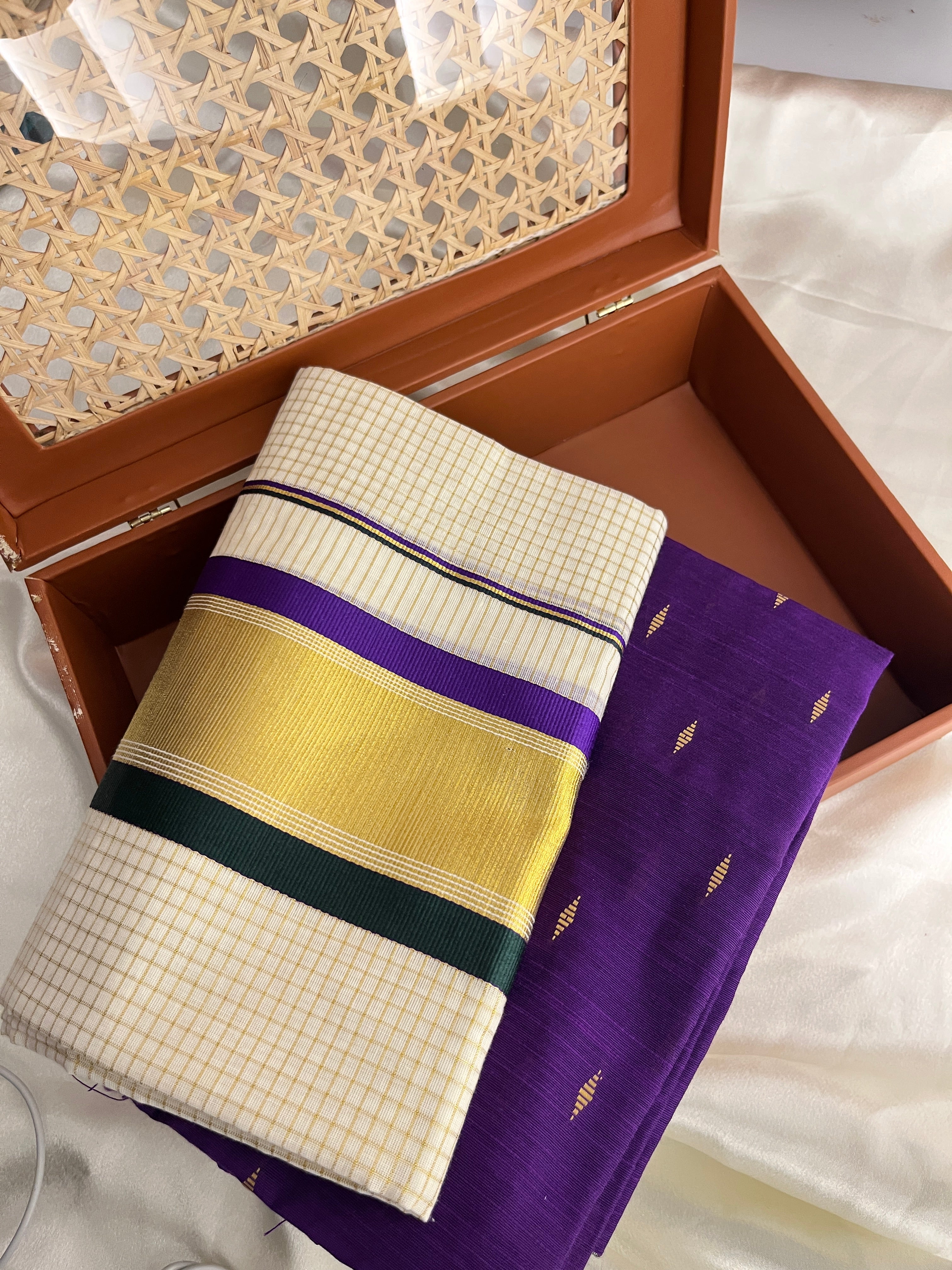 Ksm-011 violet and green with check and kasavu plus blouse piece.