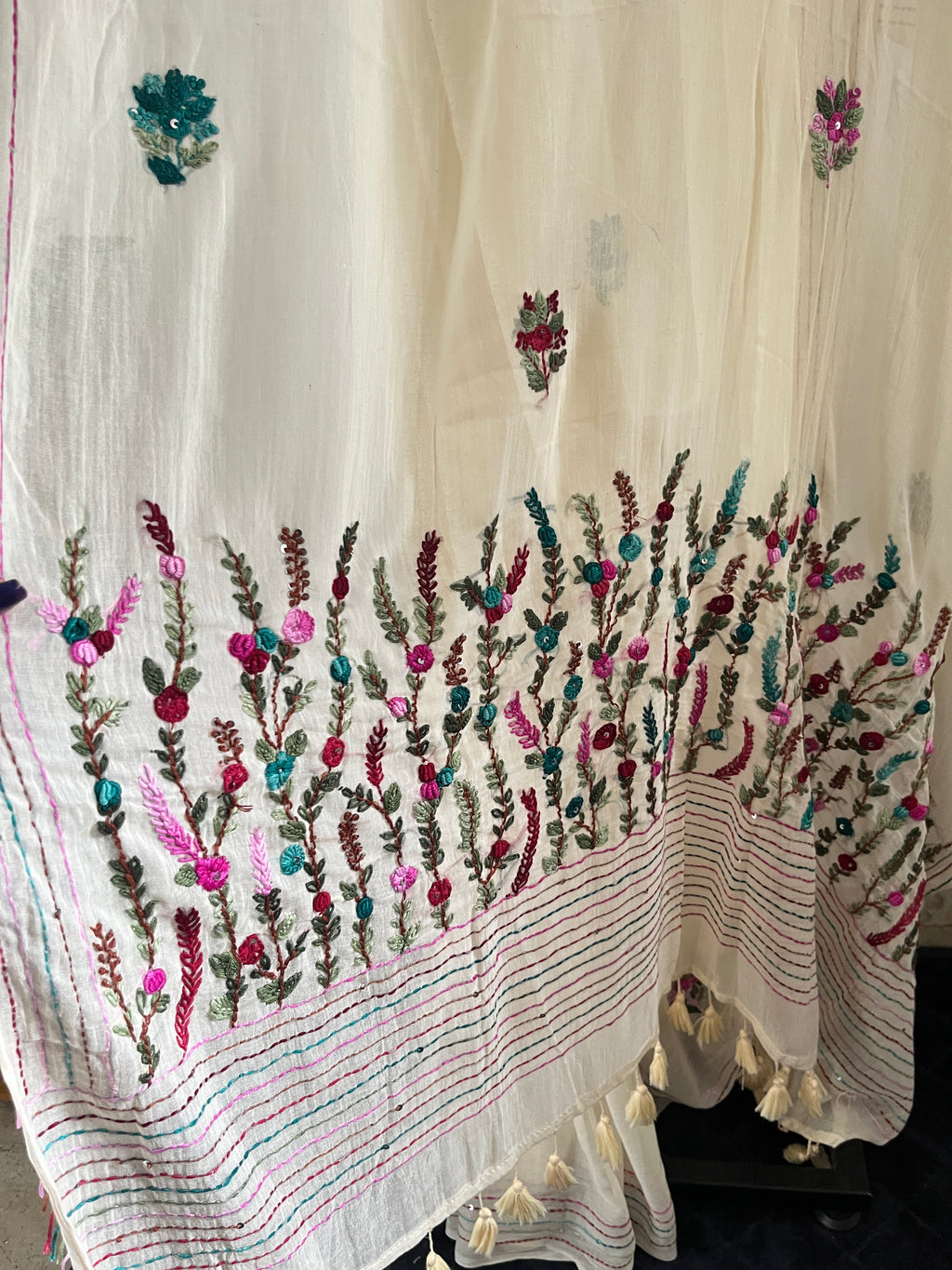 So-064 bullion embroidered off white mul cotton