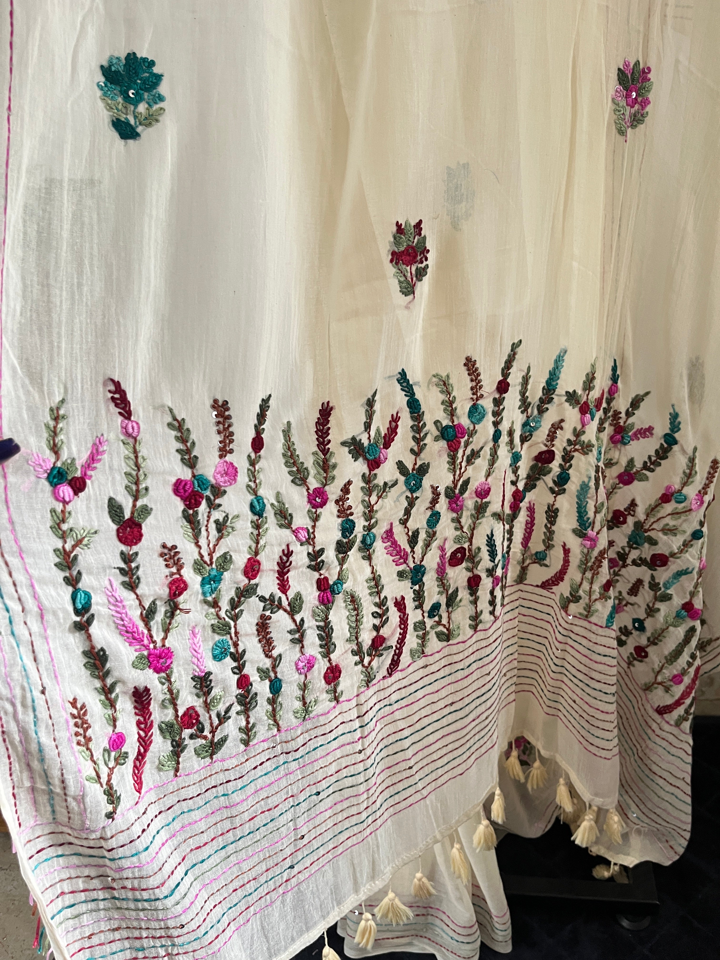 So-064 bullion embroidered off white mul cotton
