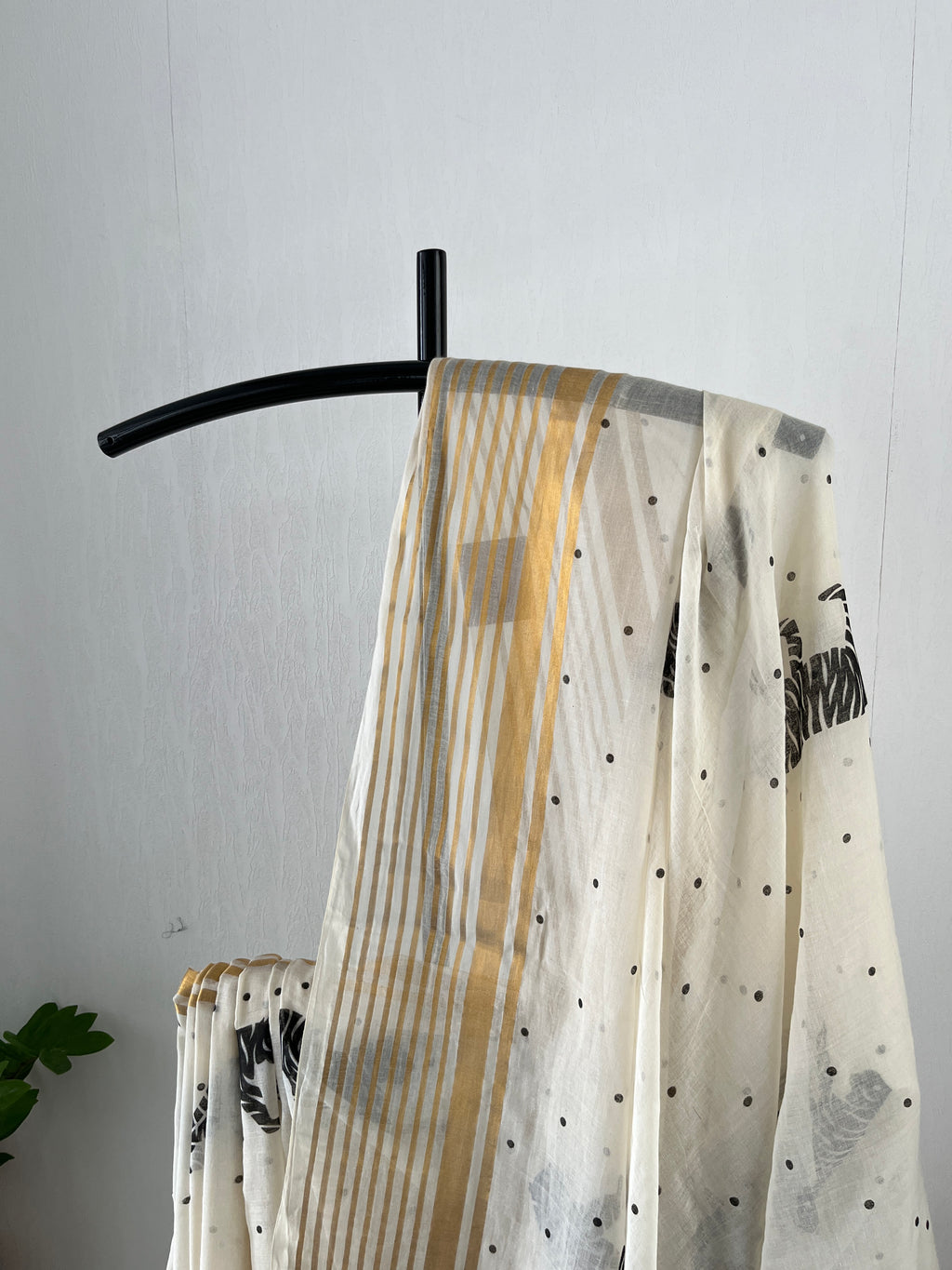 Sm-042 off white with polka and tiger print with zari border mul cotton saree