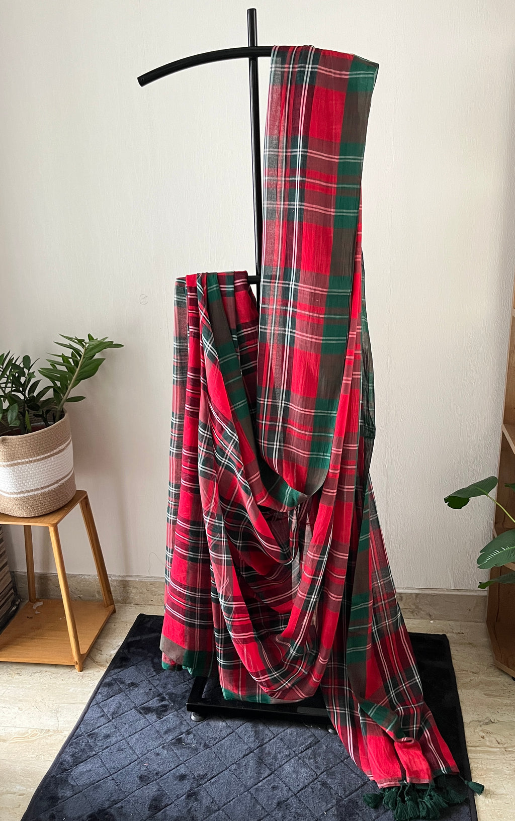 Sg-007 red and green check mul cotton saree