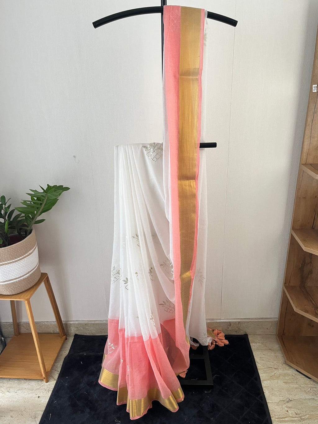 So-081 off white with pink silver embroidered body with golden zari