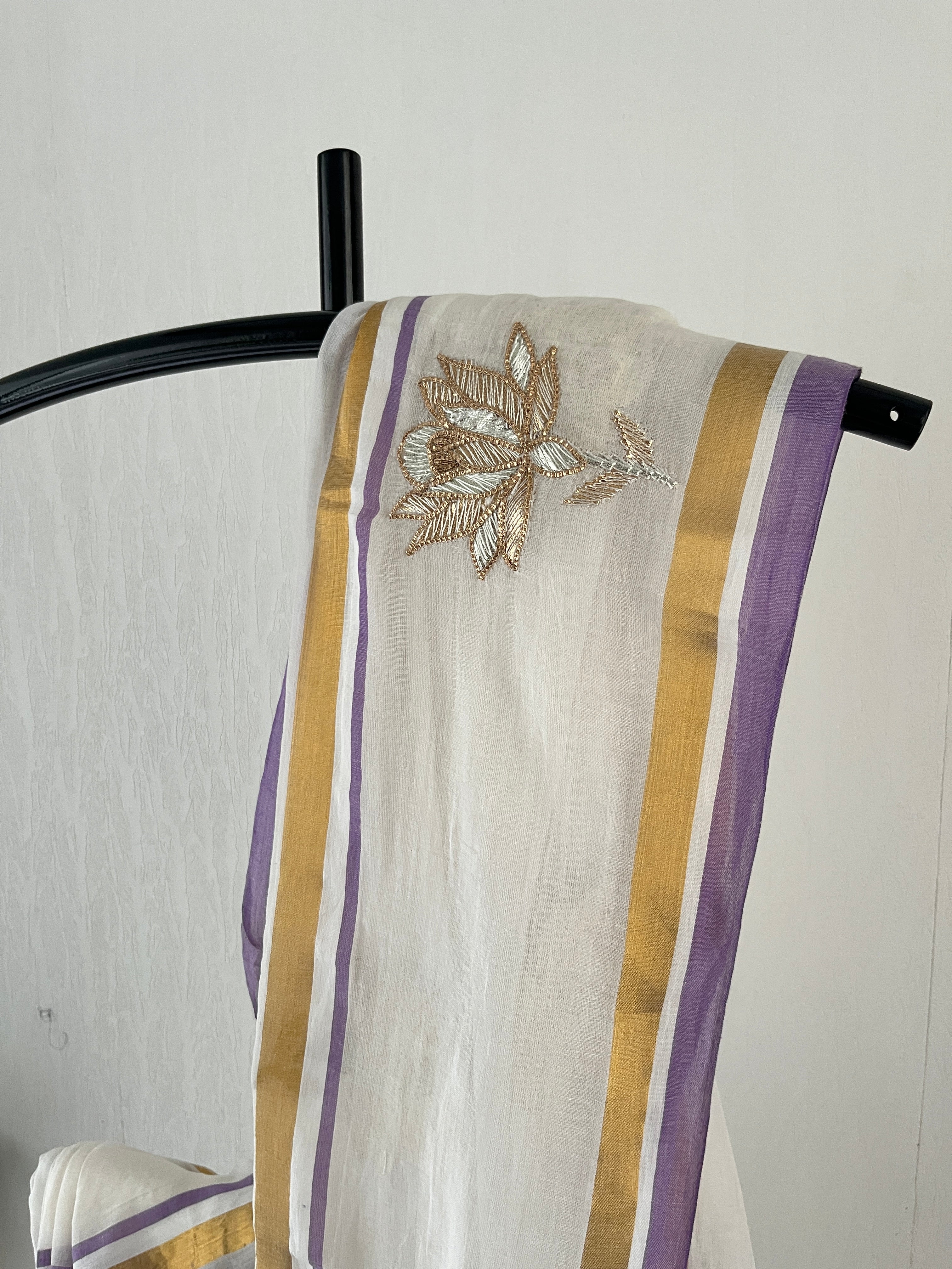 So -061 silver lotus embroidered with violet gap border