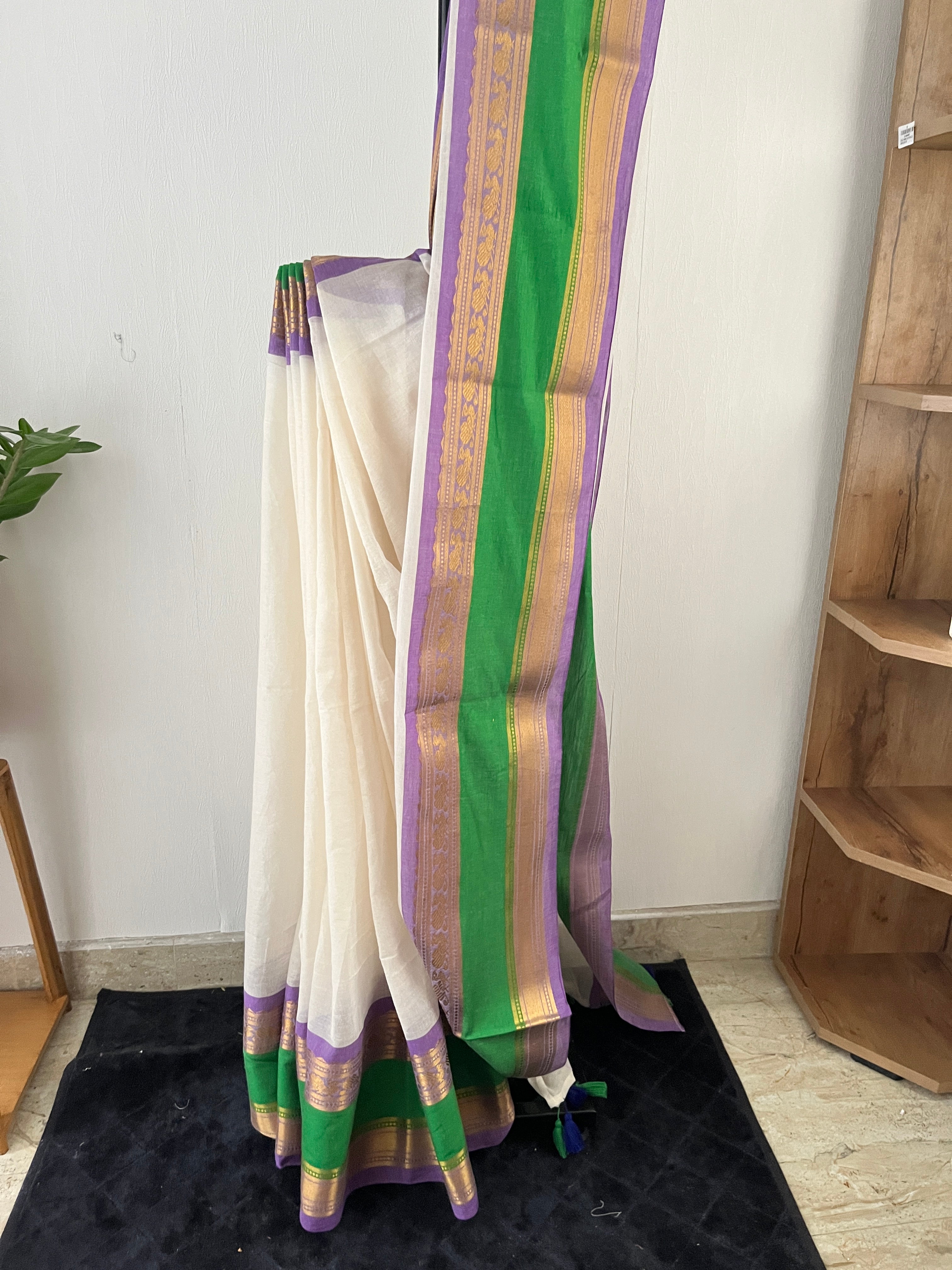 So-088 Parrot green and lavender Kanchi border mul cotton saree with off white body