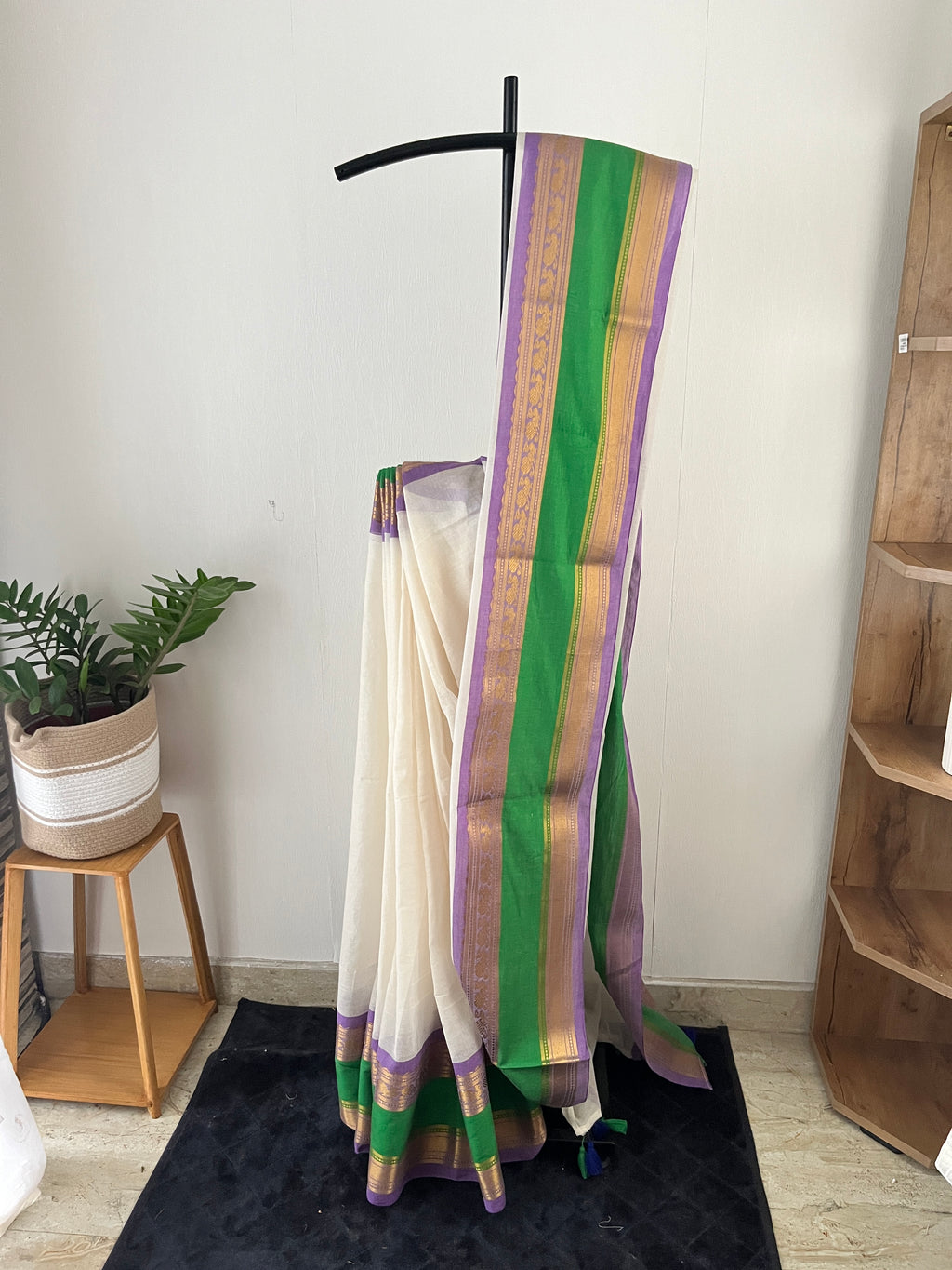 So-088 Parrot green and lavender Kanchi border mul cotton saree with off white body
