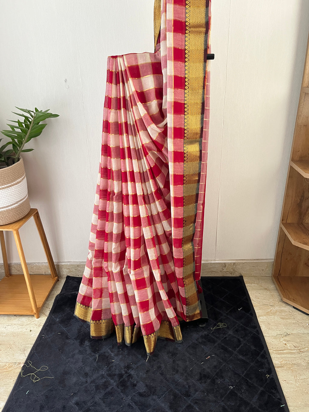 So-071 reddish maroon chech with zari border mul cotton saree.