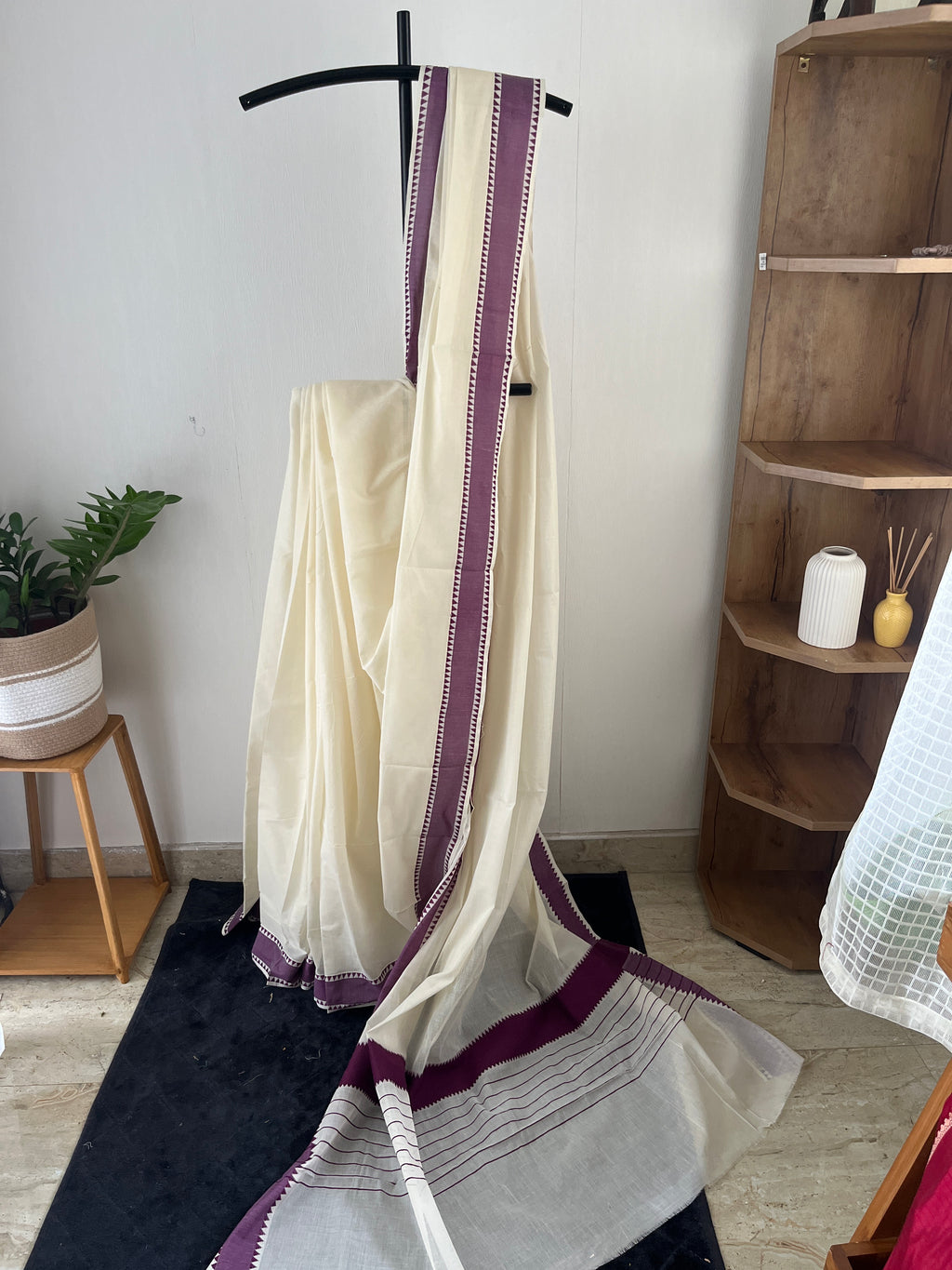 So-083 grape temple border kerala set saree
