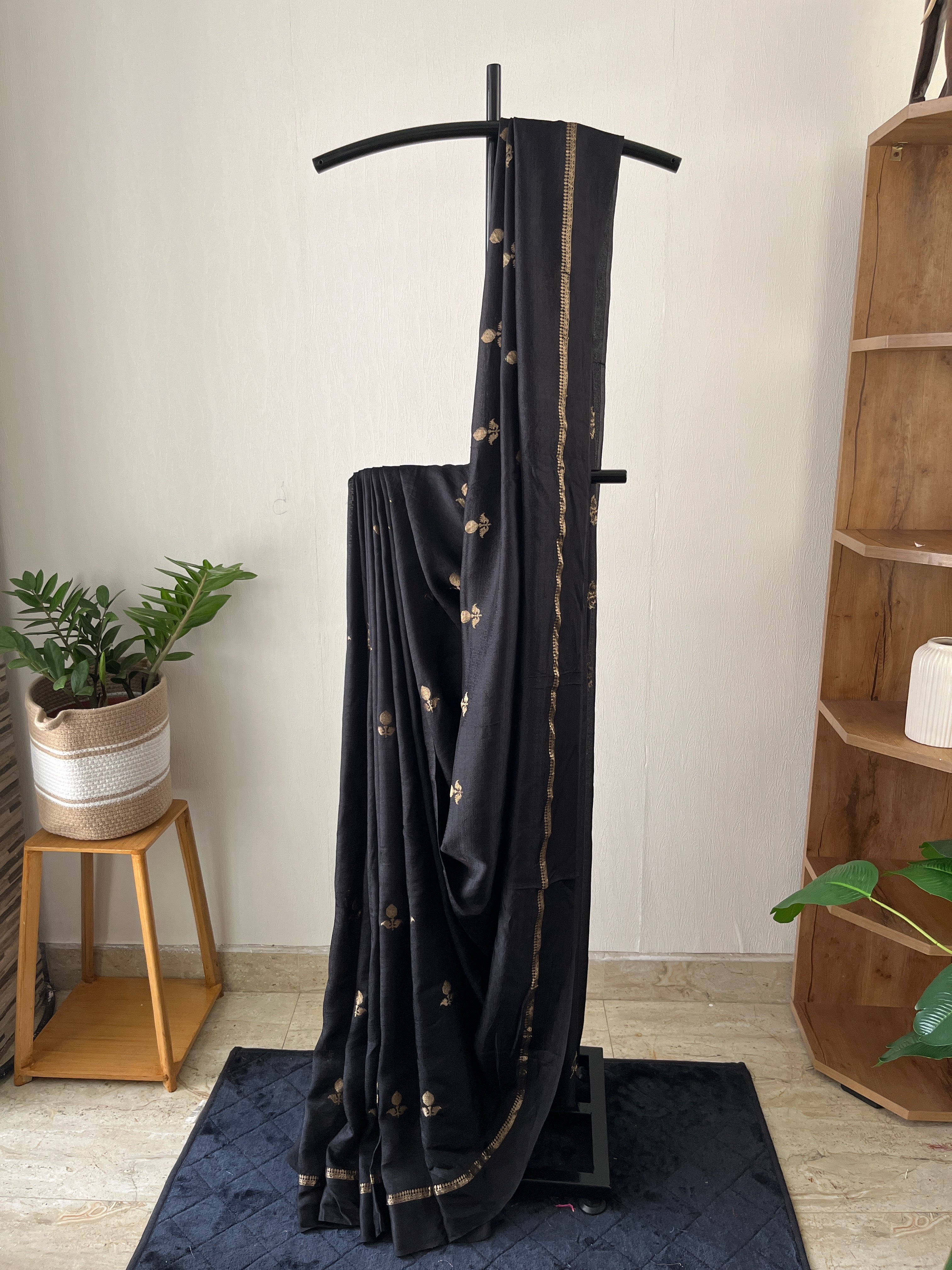 Sf-003 viscose georgette saree in black