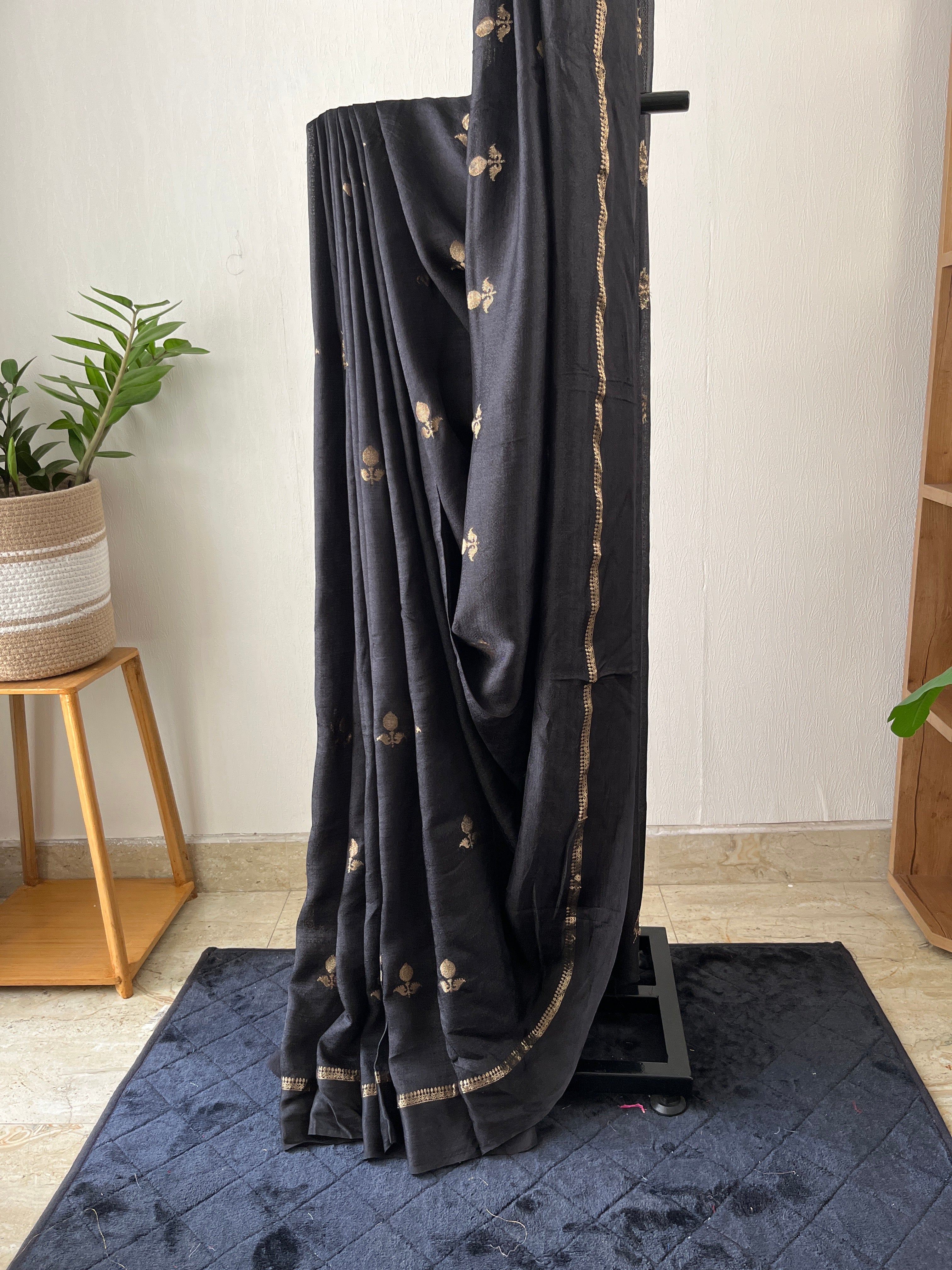 Sf-003 viscose georgette saree in black