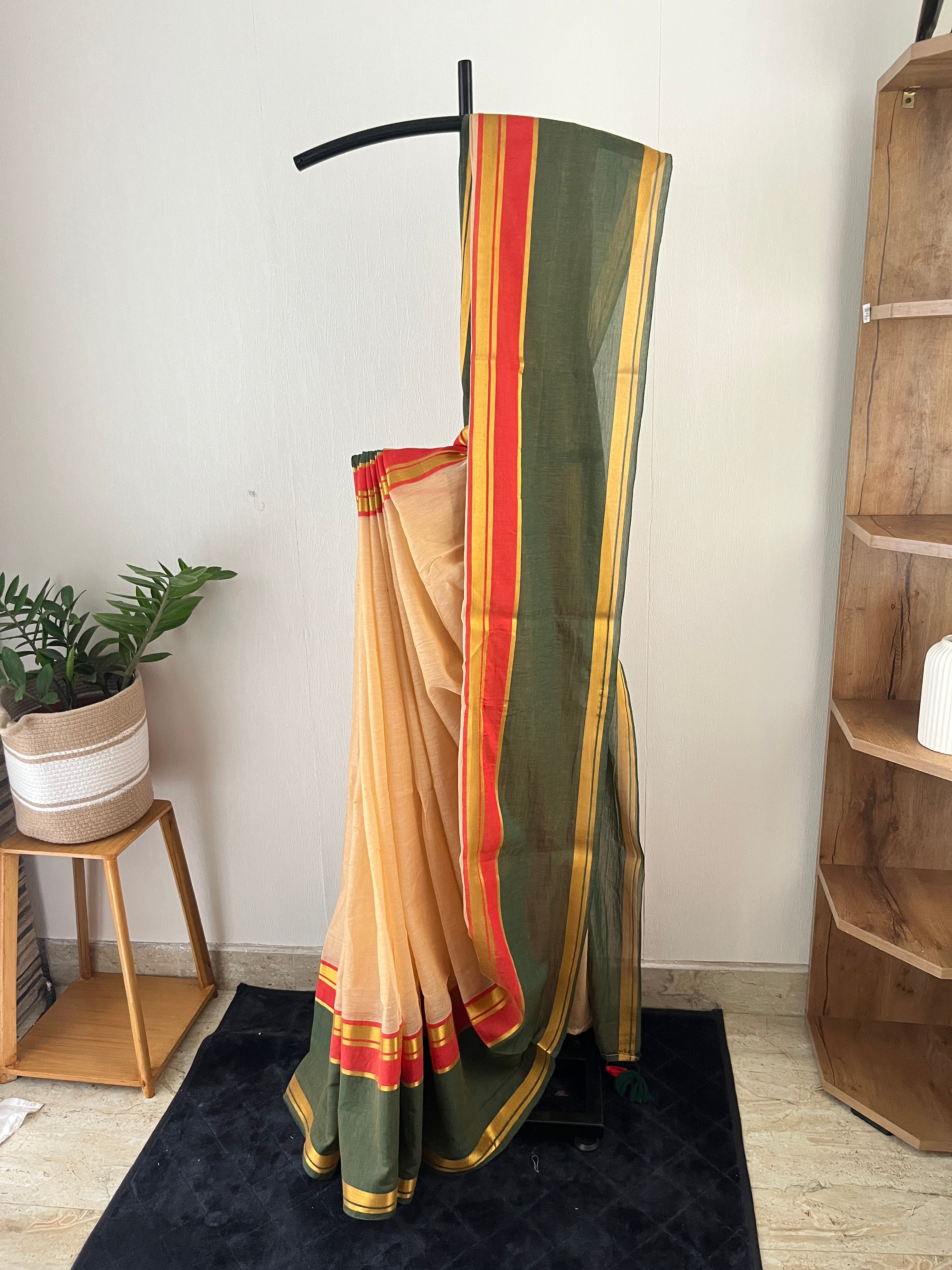 So-059 teal green and red kanchi border with beige body