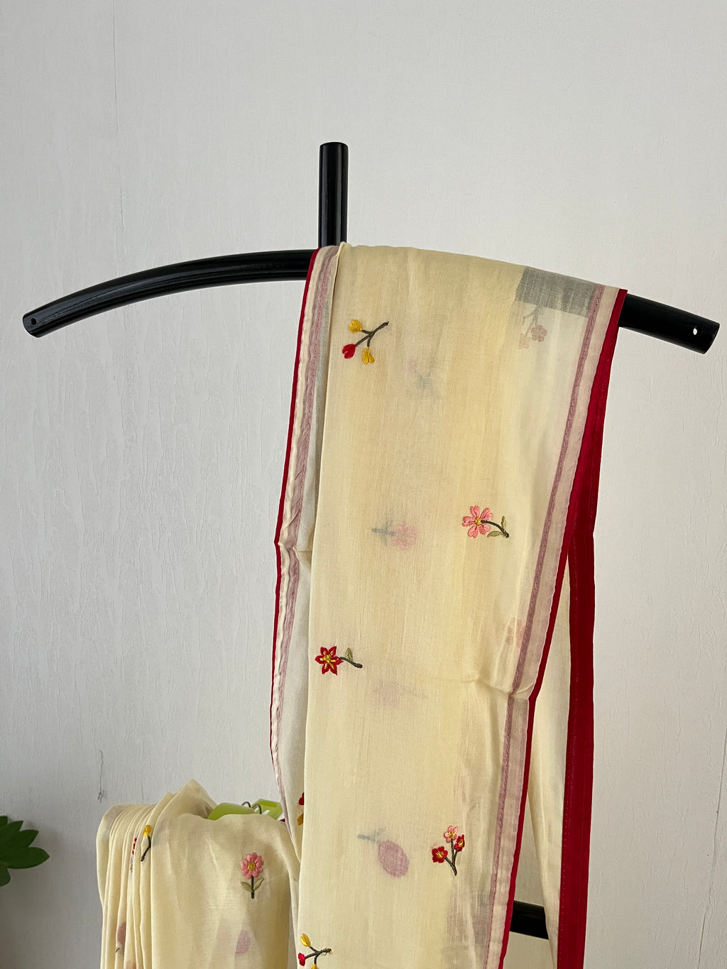 Sm-051 butter yellow with embroidery 100 count mul cotton