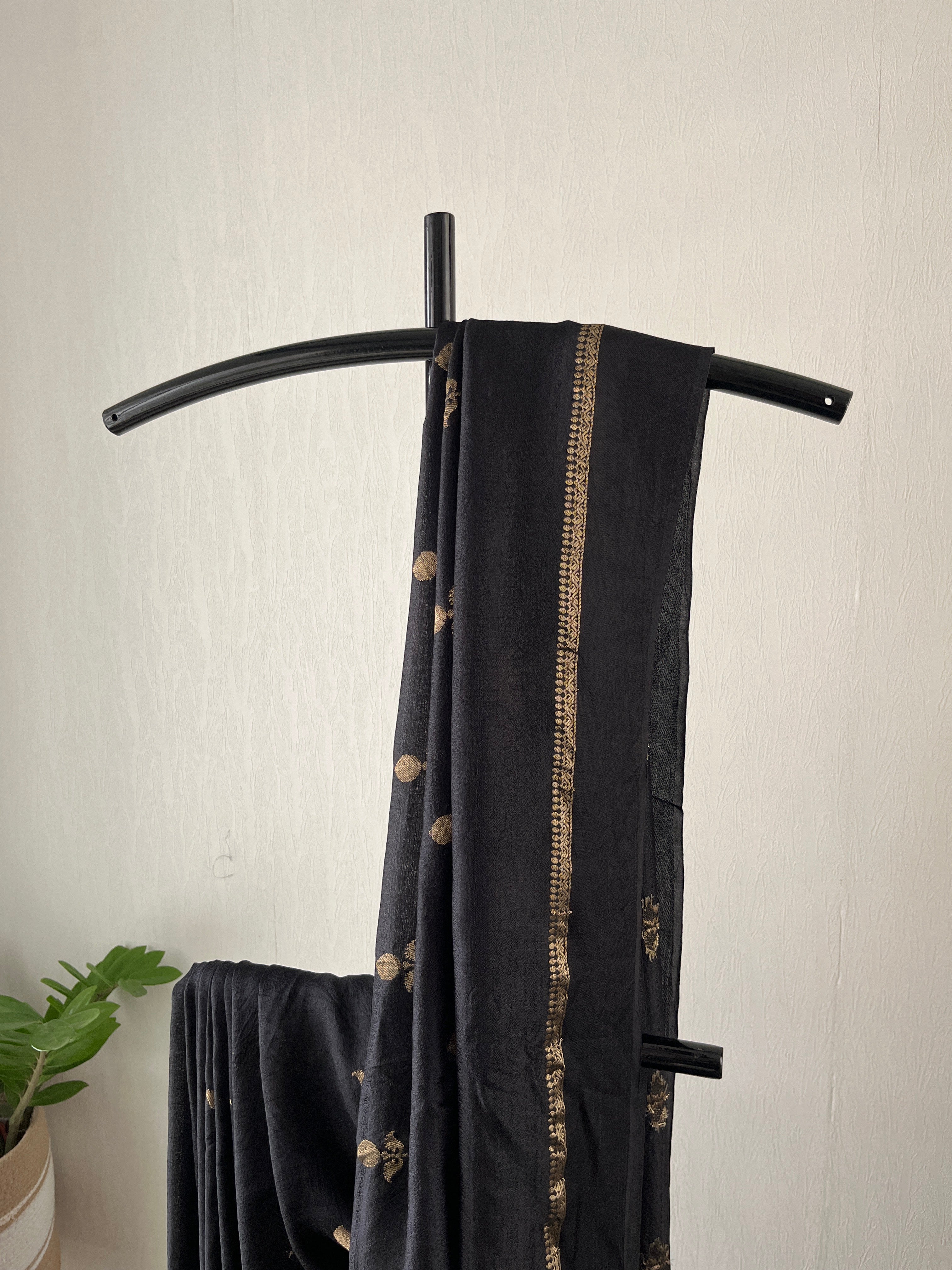 Sf-003 viscose georgette saree in black