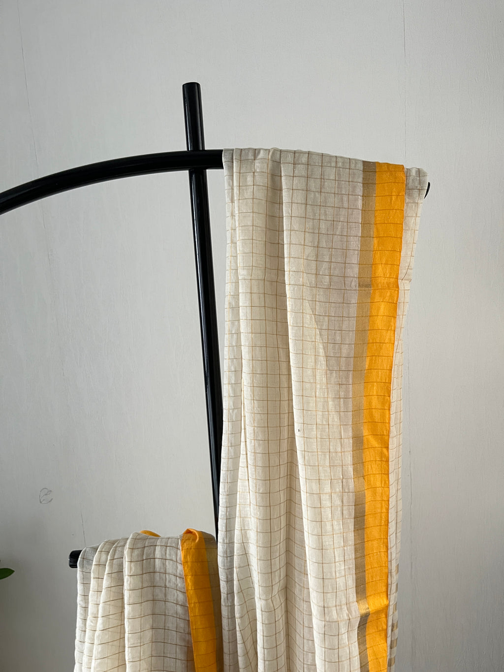 Sg-008 off white check with yellow border mul cotton saree