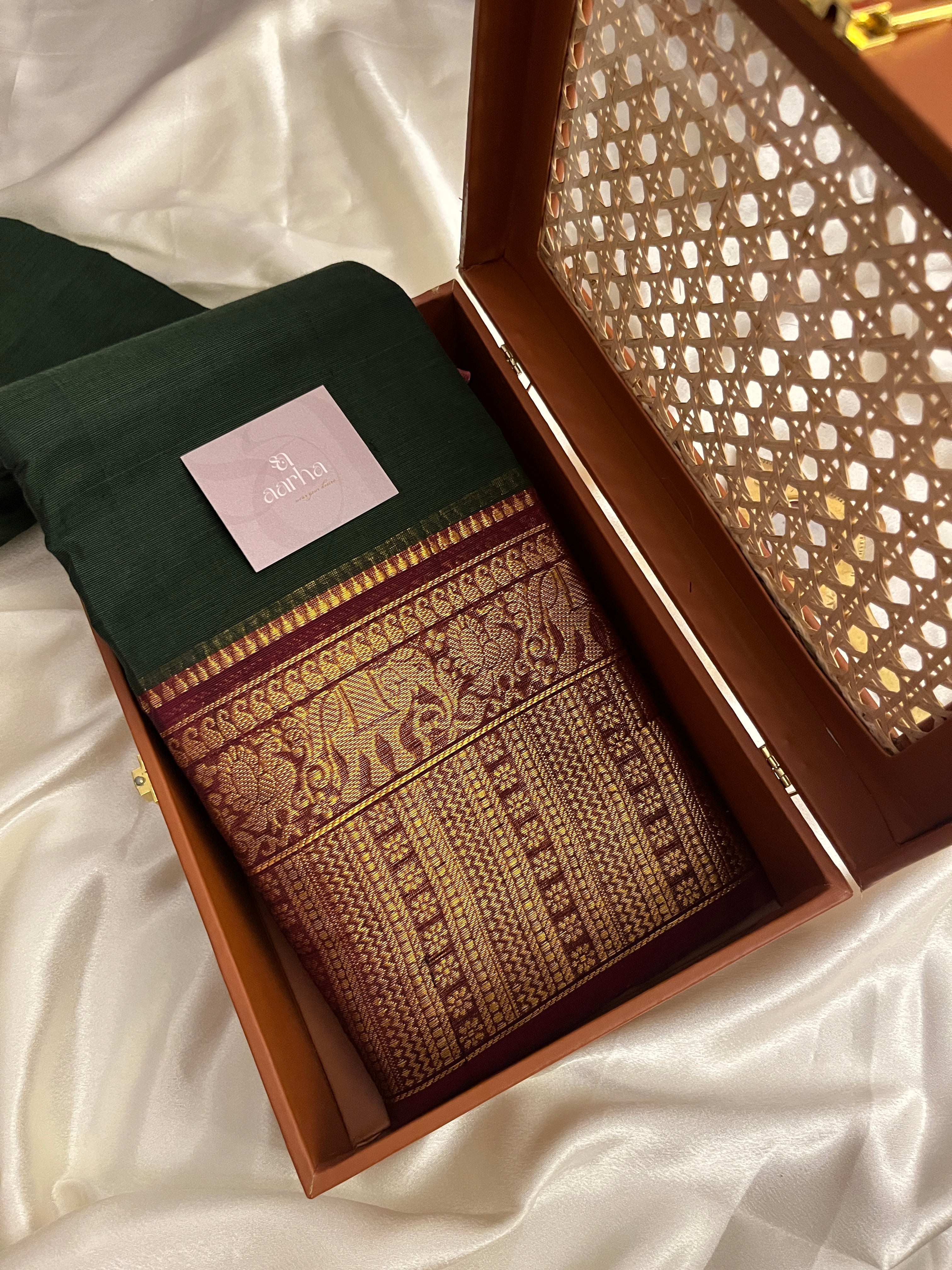 Snp-022 dark green border Kanchi cotton saree