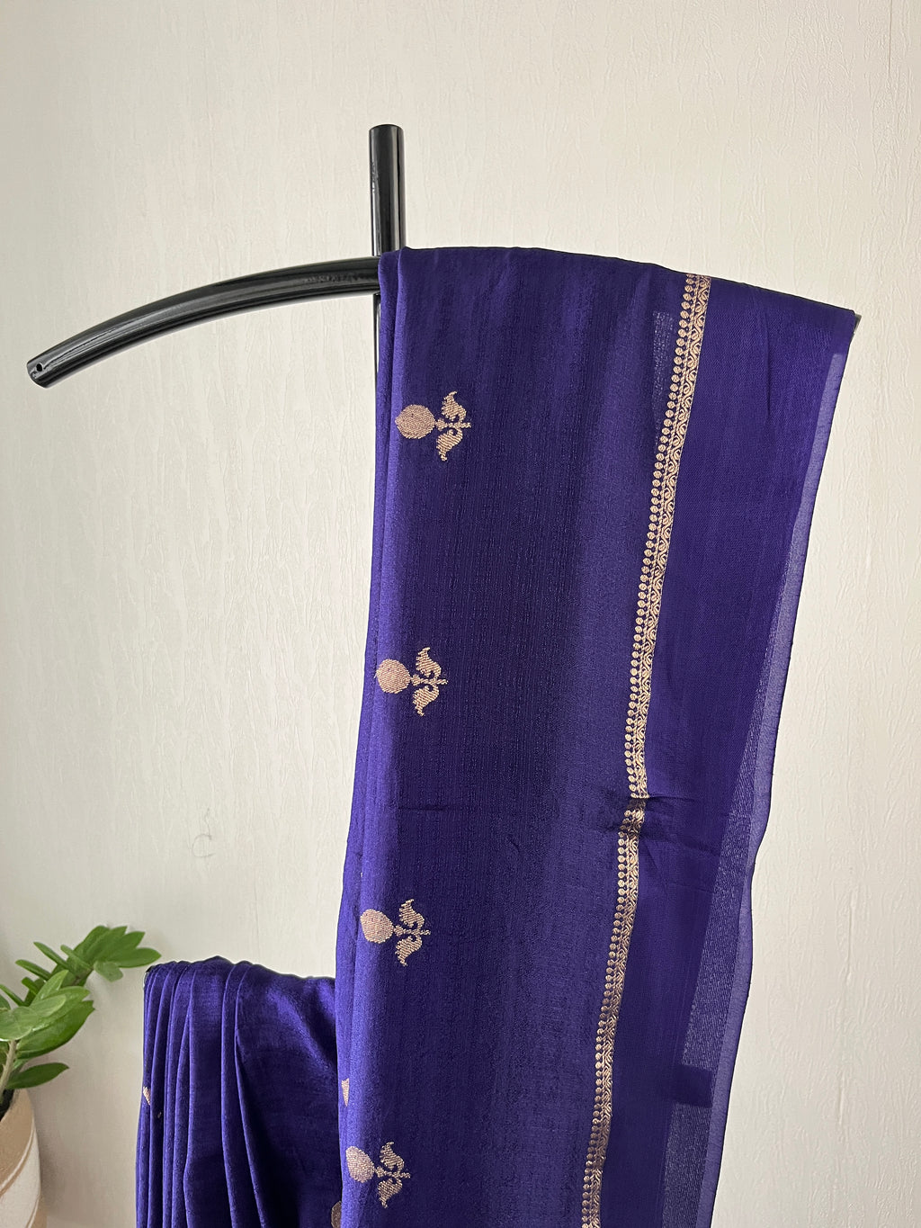 Sf-002 viscose georgette saree in violet