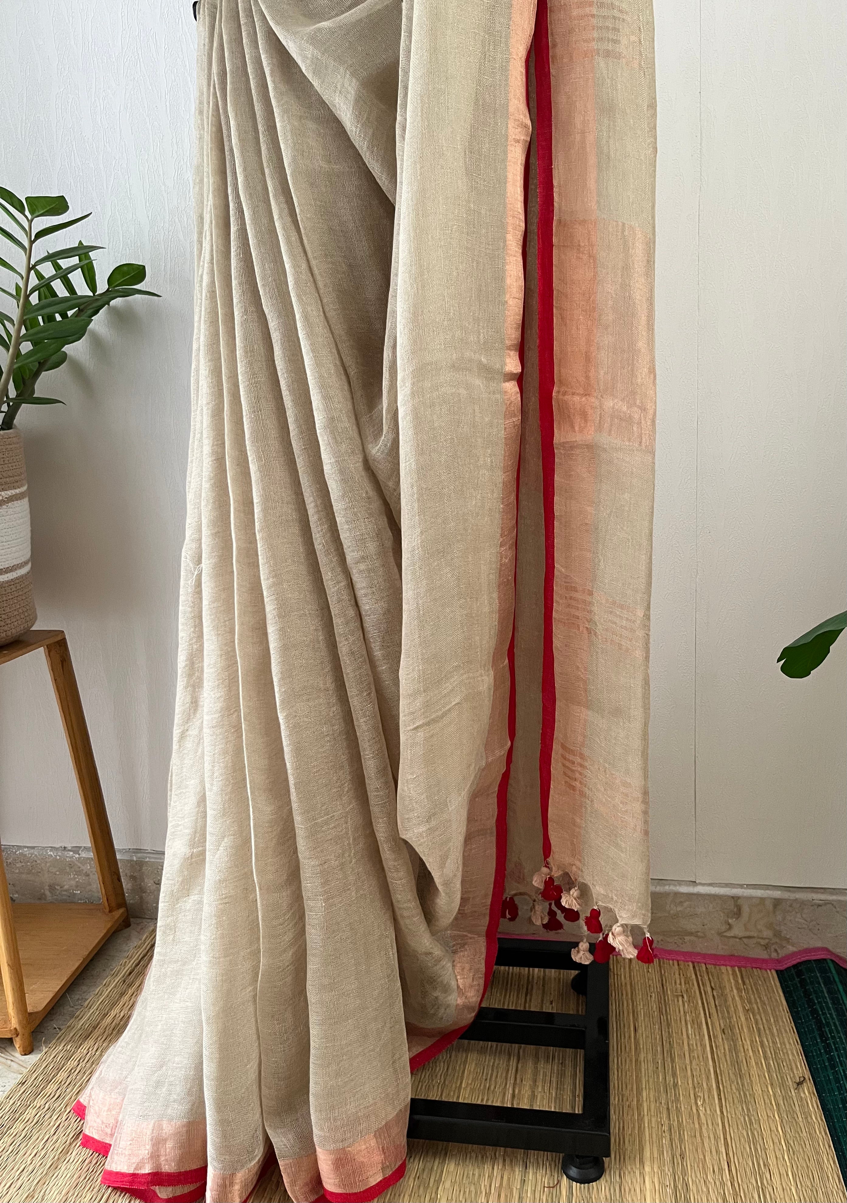 Beige With Deep Red Border With Running Blouse Piece | Sl-002