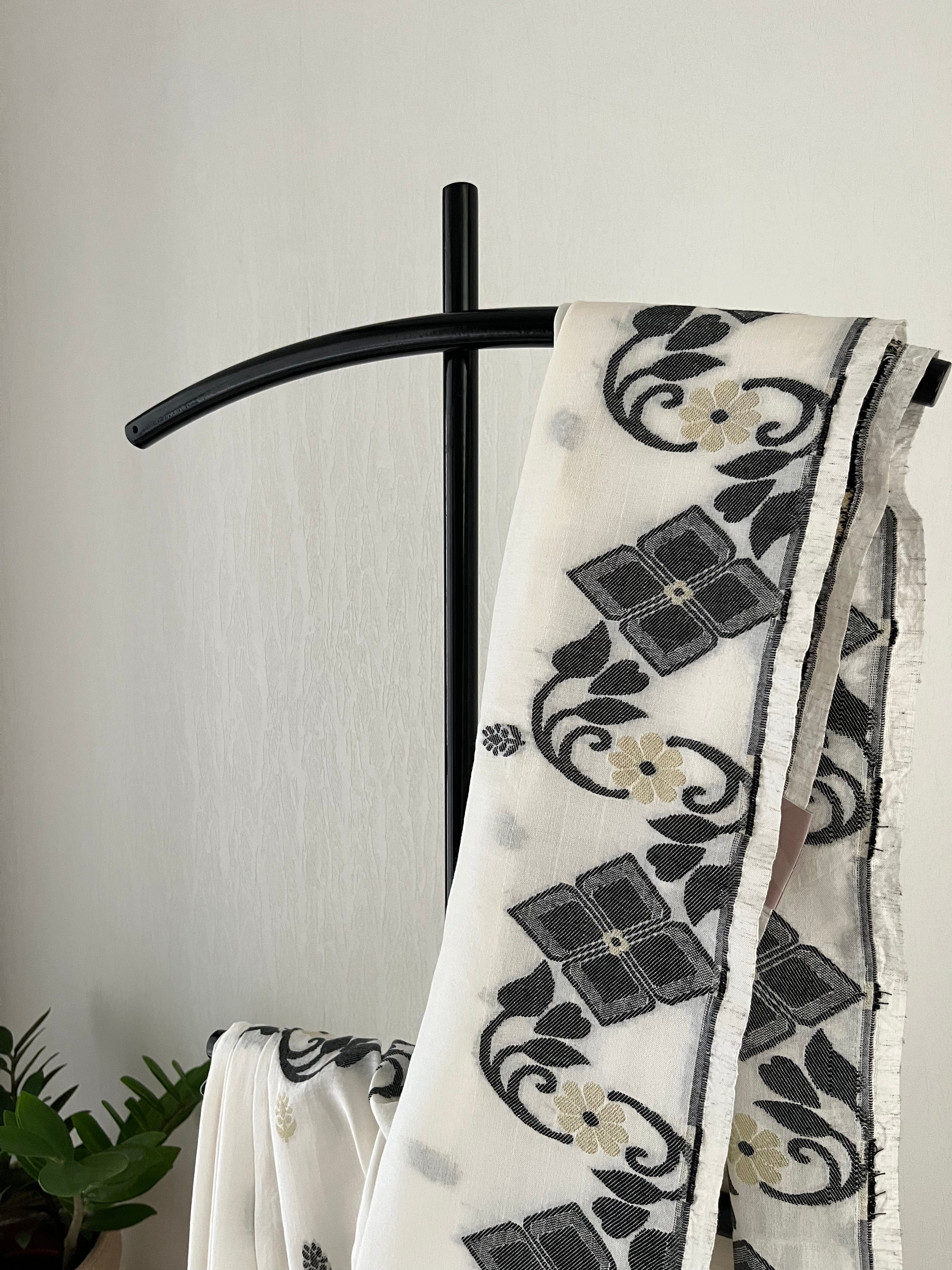 Off White Jamdani With Black Prints With Running Blouse Piece | Sl-006