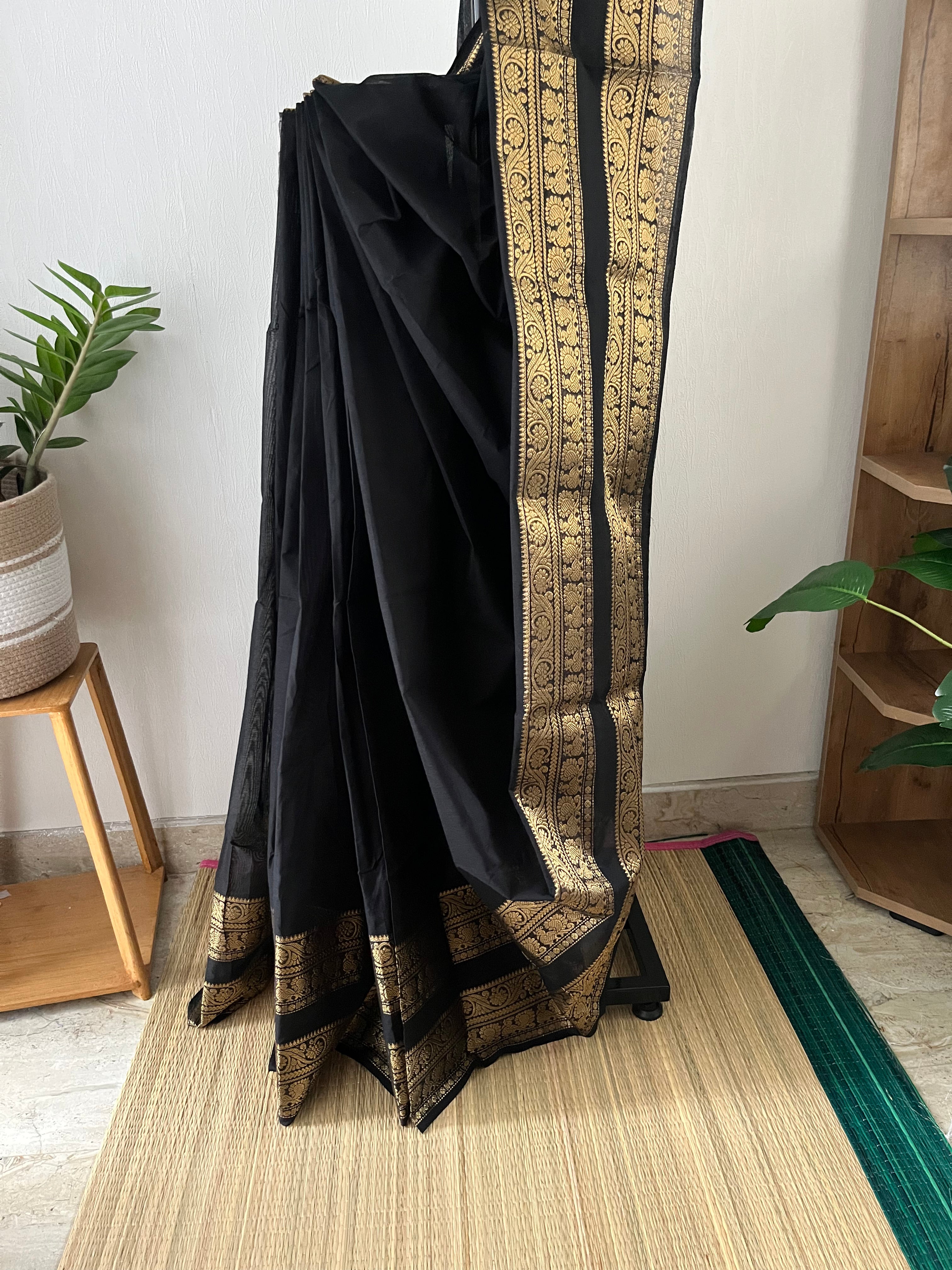 Black With Rettapettu Border With Running Blouse Piece | Snp-008
