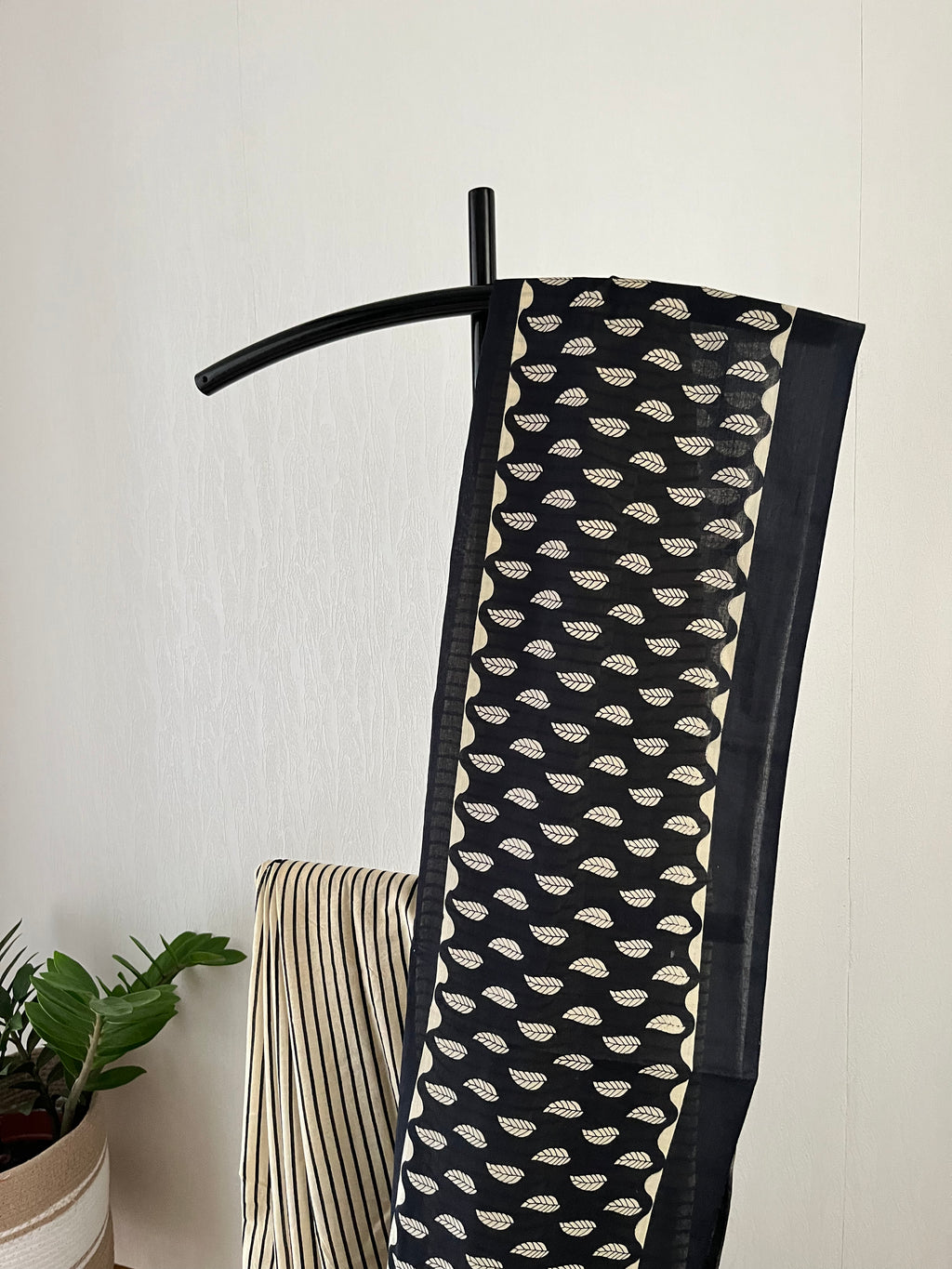 Leaf Print Bagru Black Saree With Blouse Piece | Sb-003