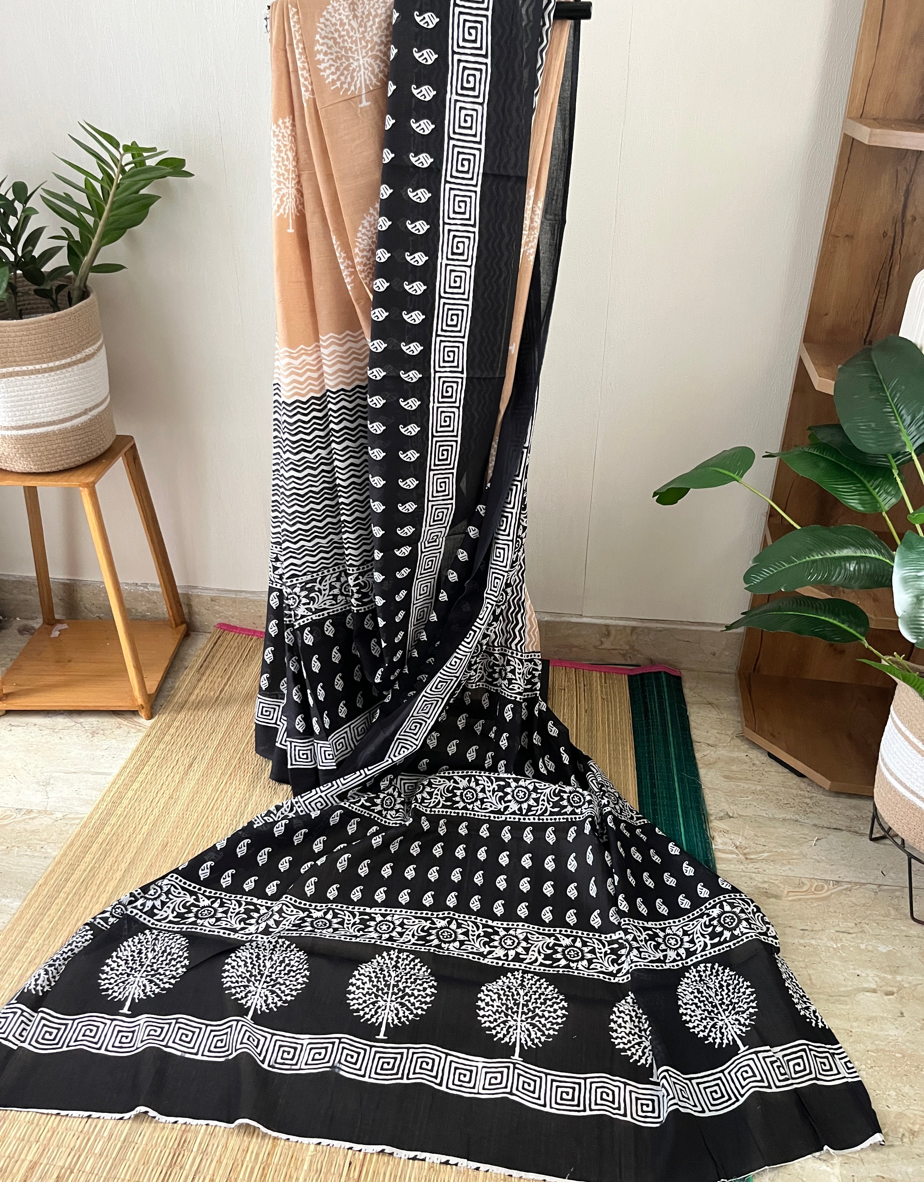 Biscuit Colour With Black And White Print Saree With Blouse Piece | Sb-005