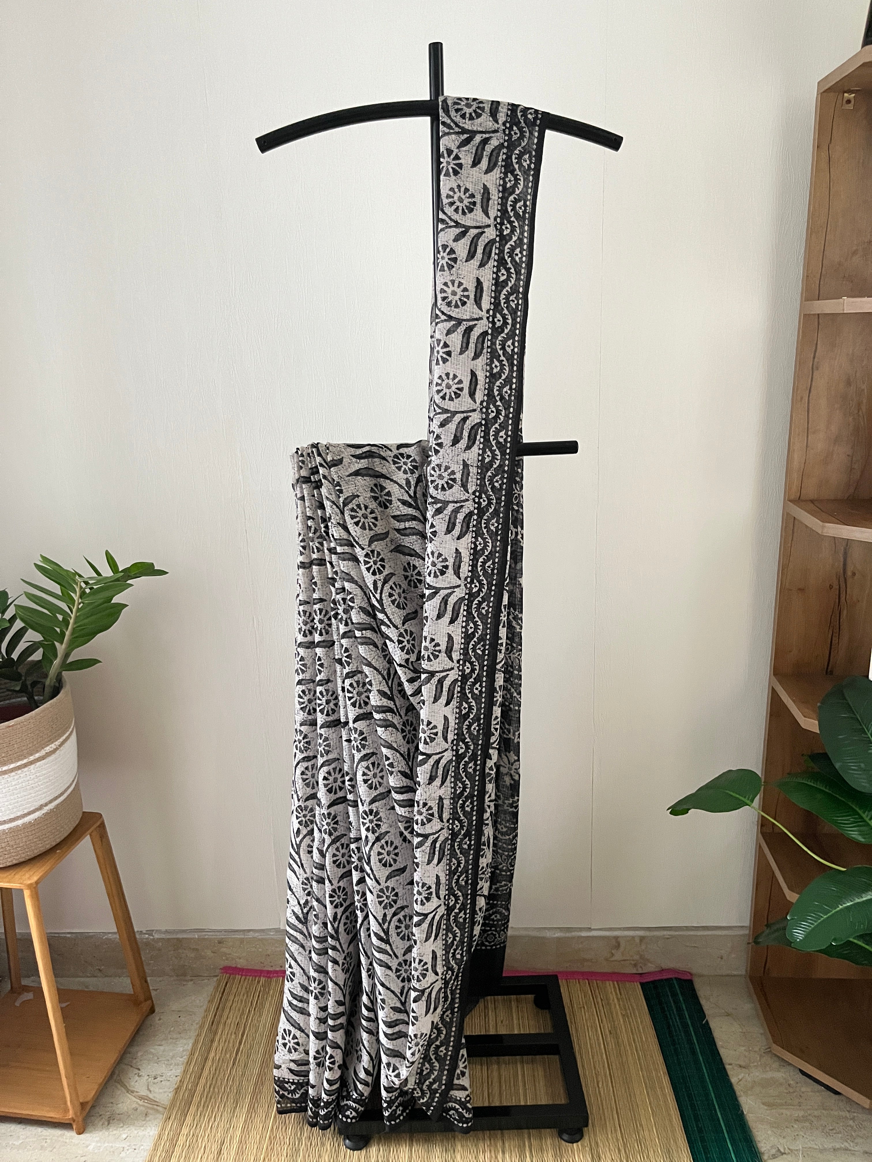 Black And White Kota Saree With Blouse Piece | Sk-003