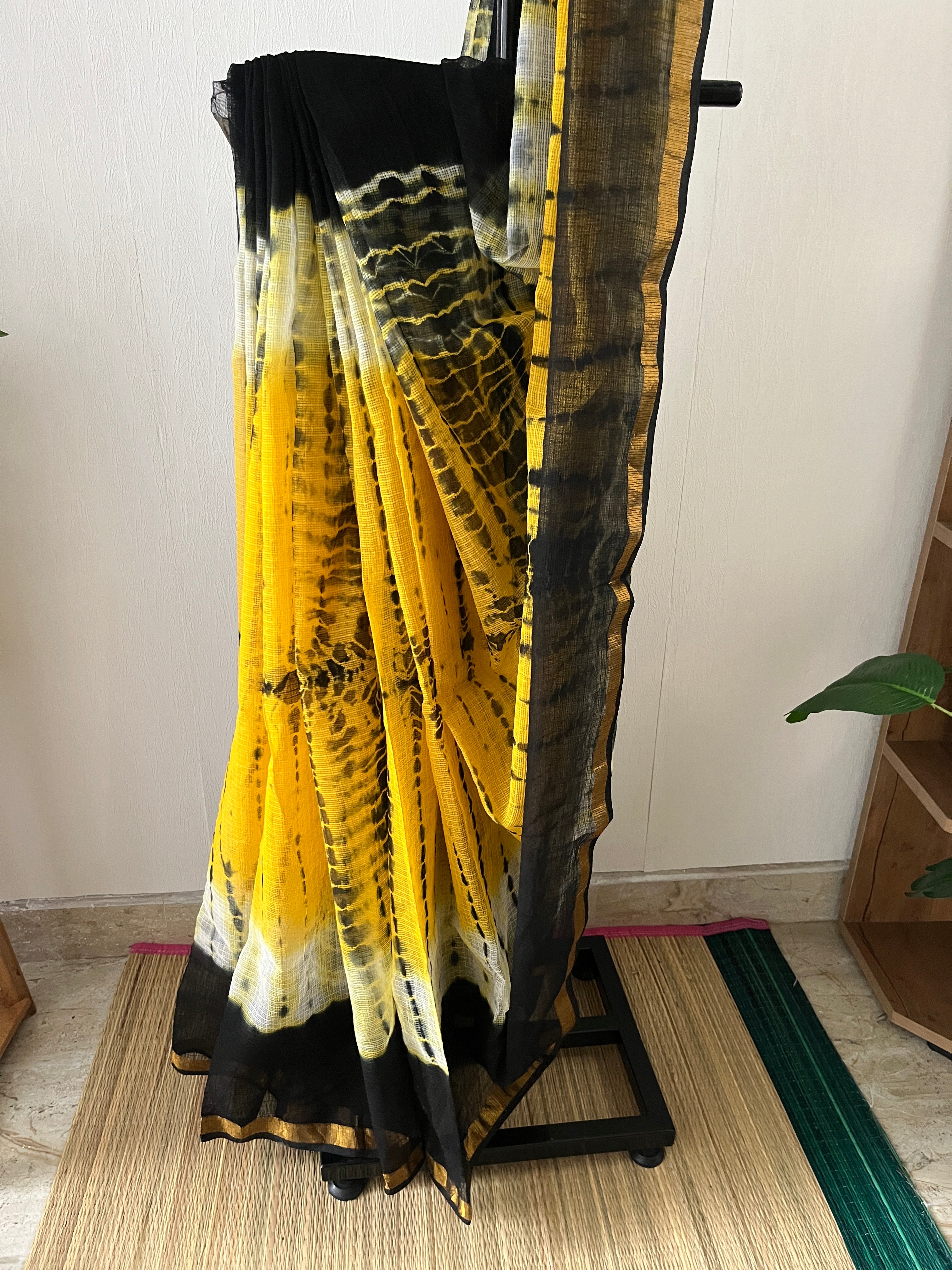 Black And Yellow Sungudi Kota With Blouse Piece | Sk-005
