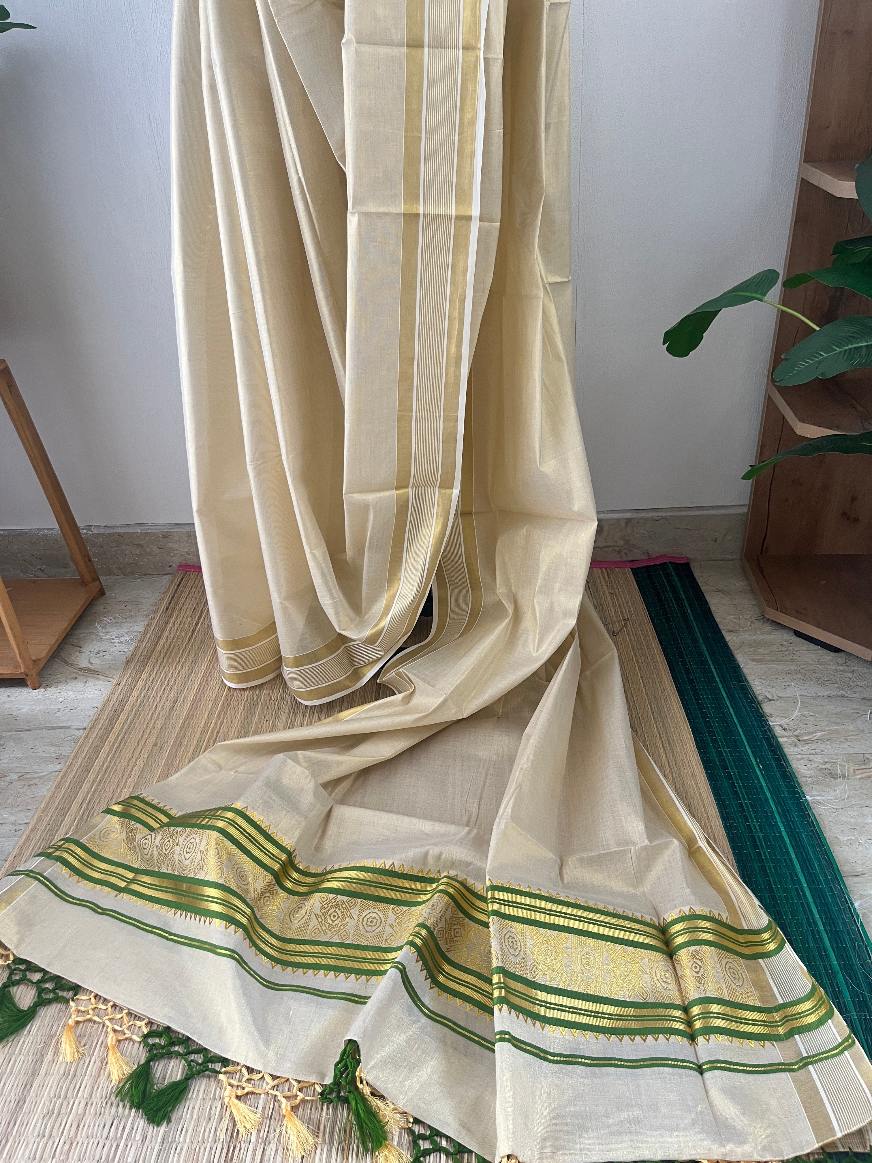 Tissue With Dark Green Stripes | Ks-011