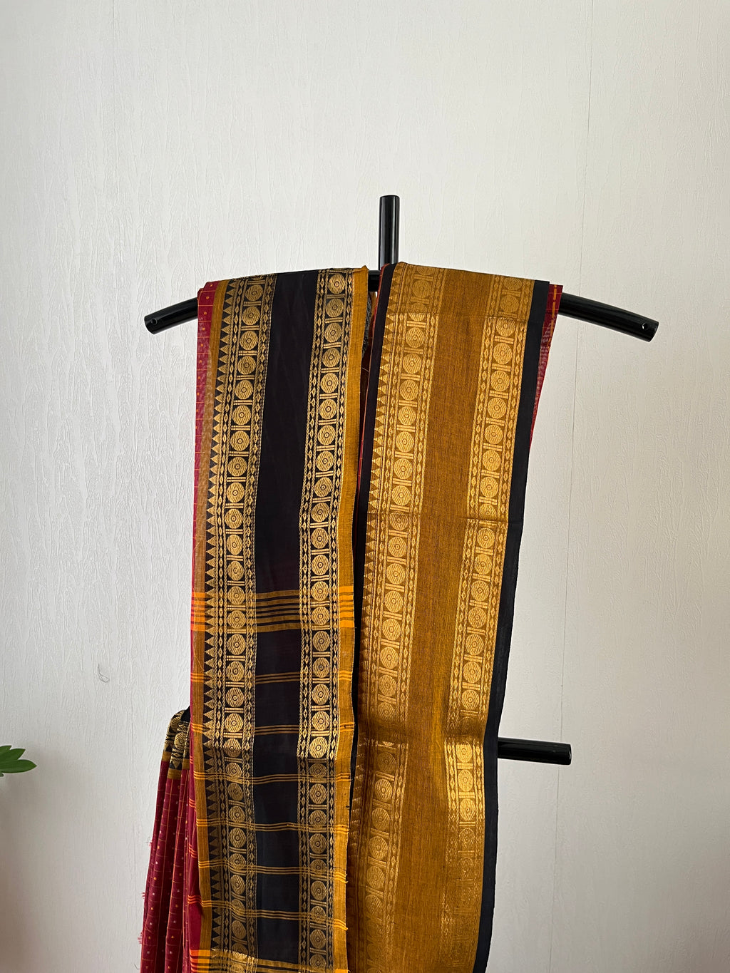 Snp-018 maroon ganga jamuna kattam design