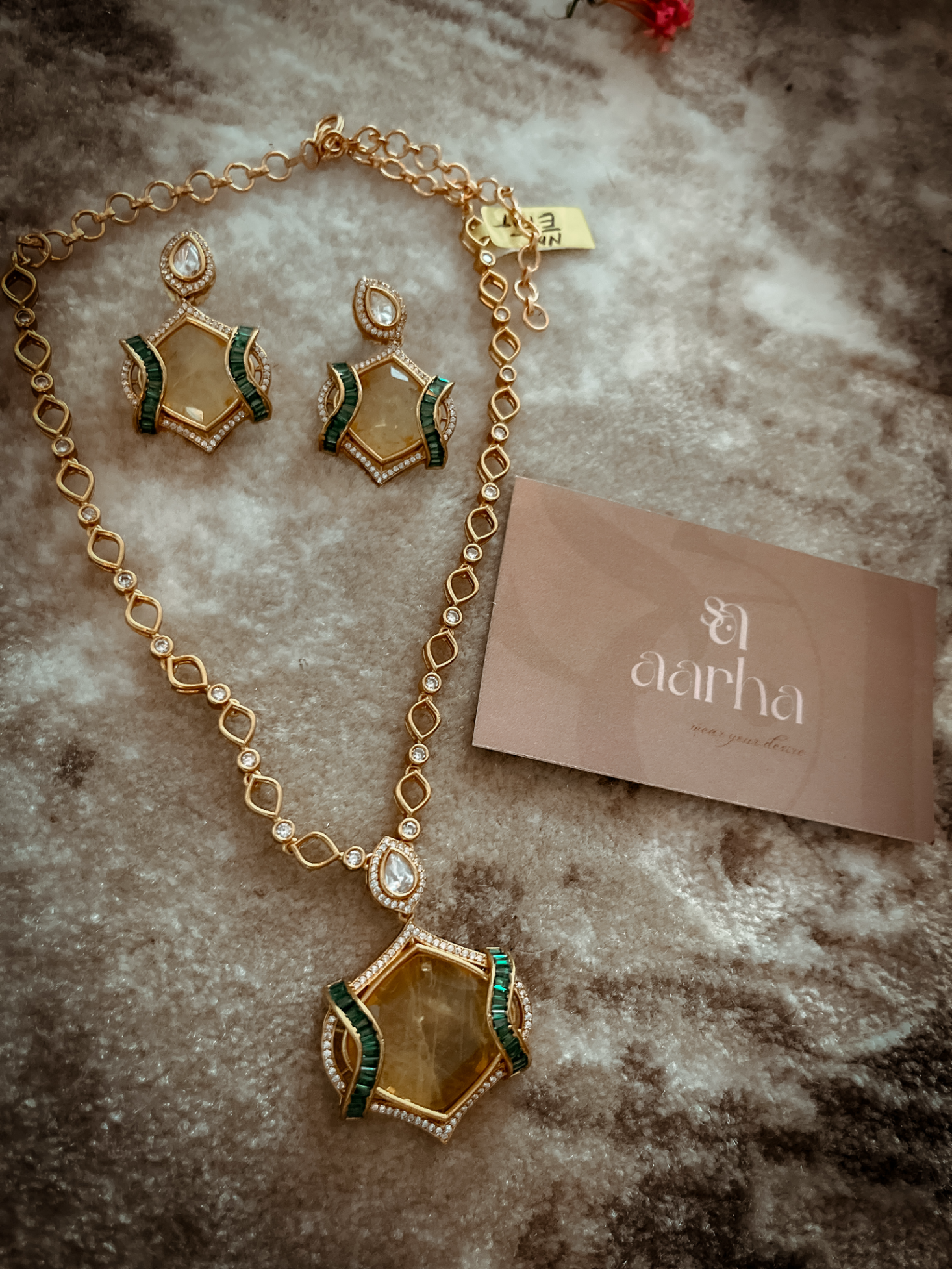 Topaz Emerald | N039
