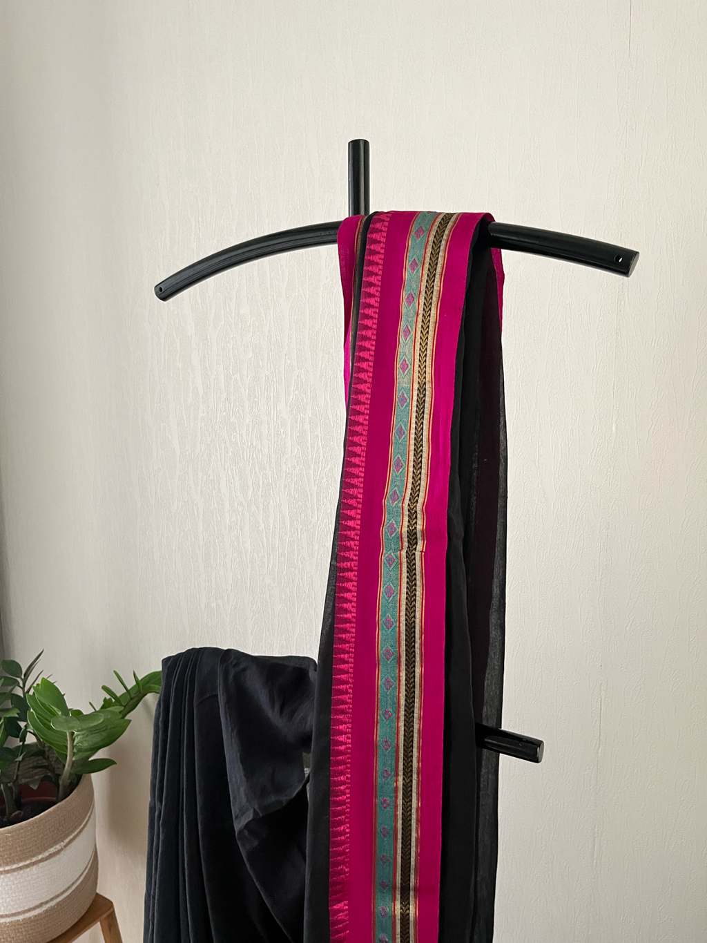Black Kanchi With Blue & Pink Border | Sm-024