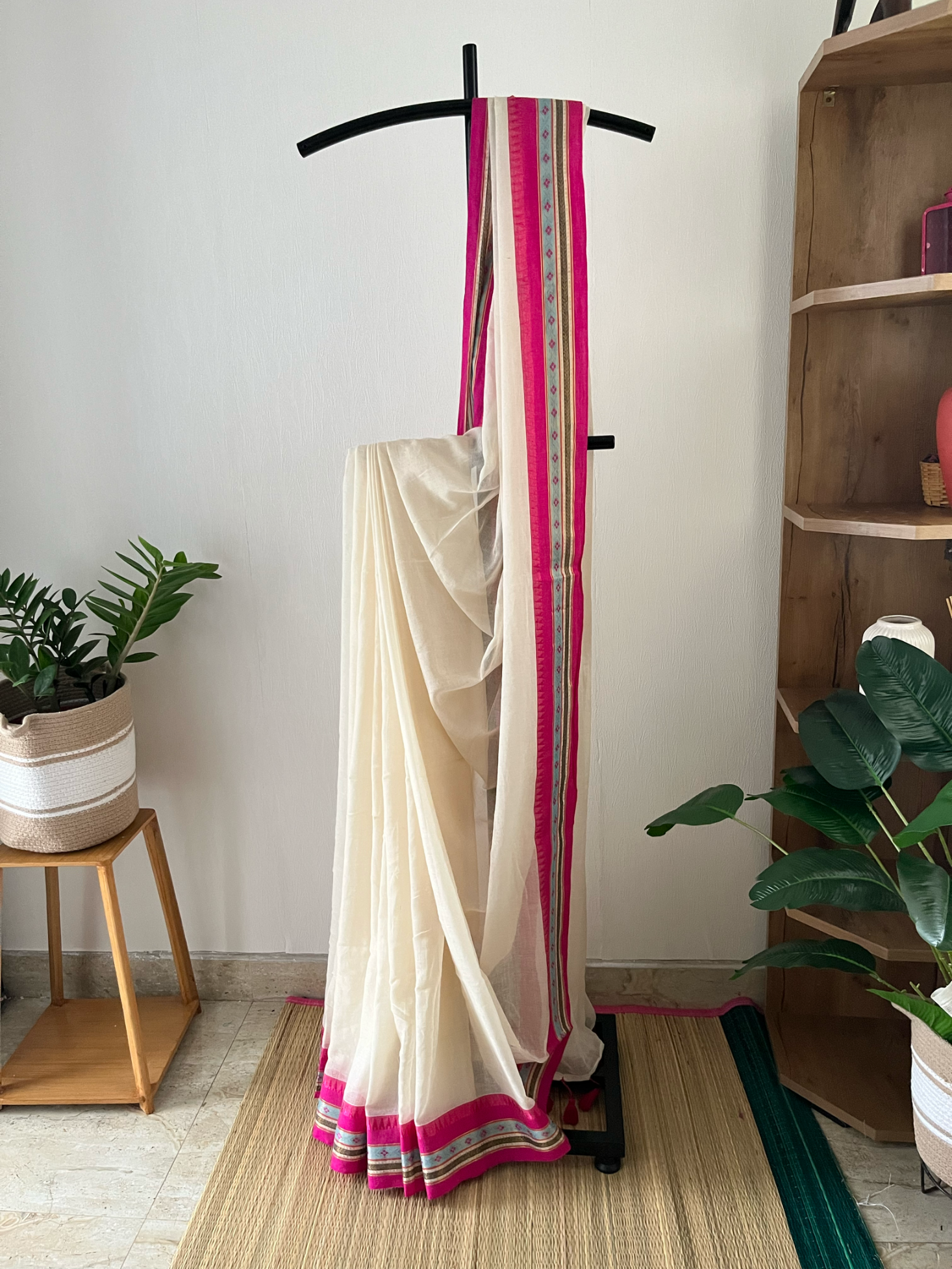 Off  White Kanchi With Blue & Pink Border | Sm-025
