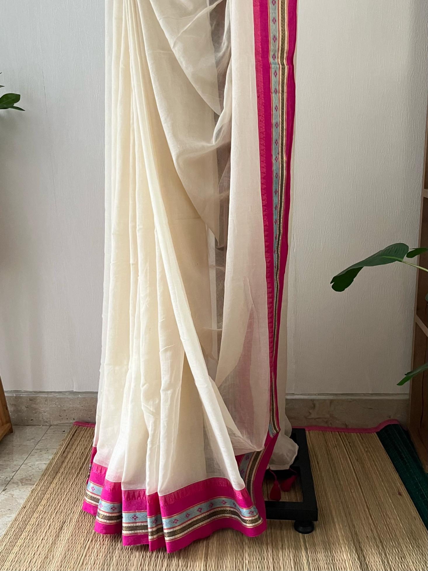 Off  White Kanchi With Blue & Pink Border | Sm-025
