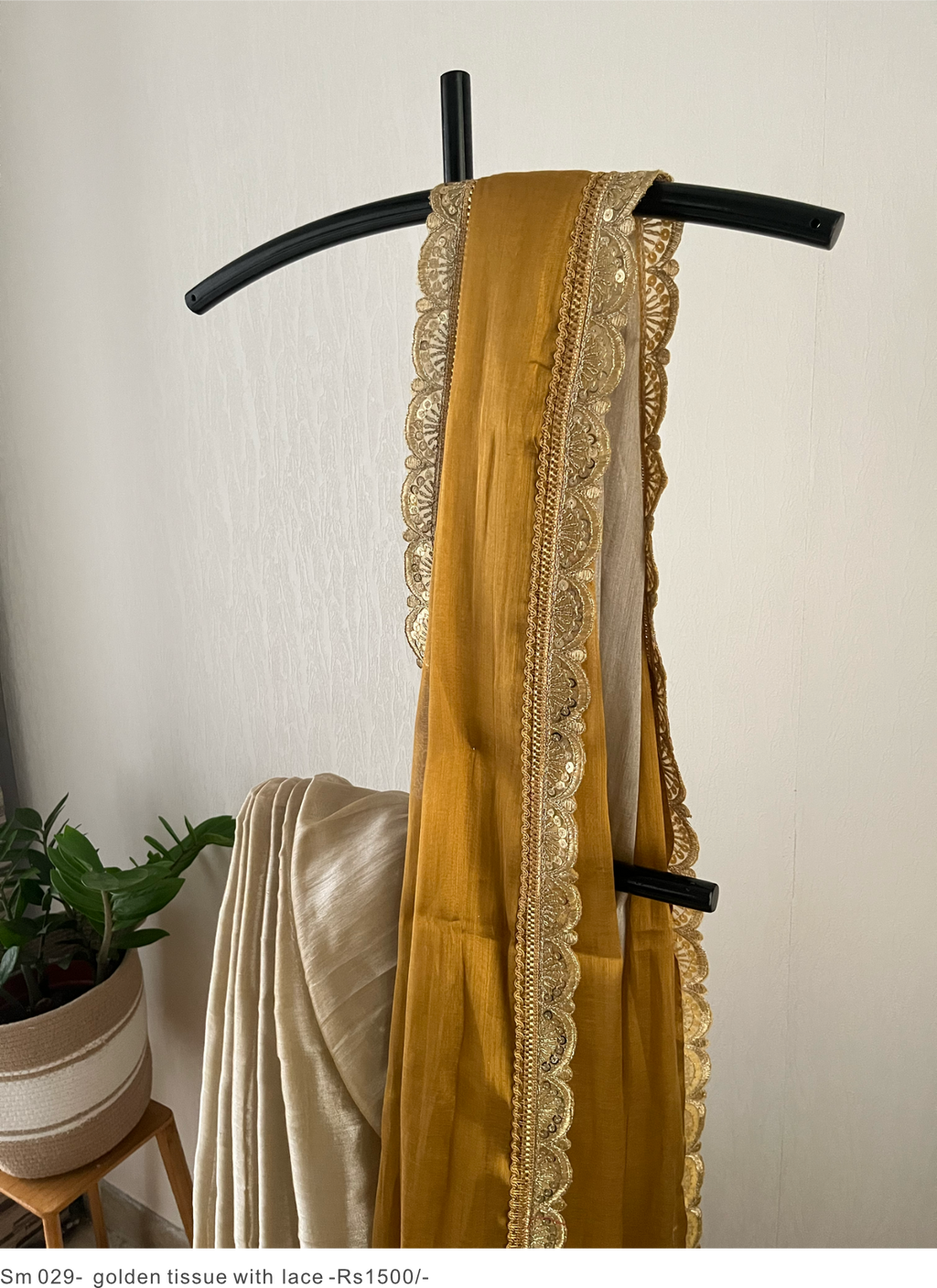 Golden Tissue With Lace | Sm-029
