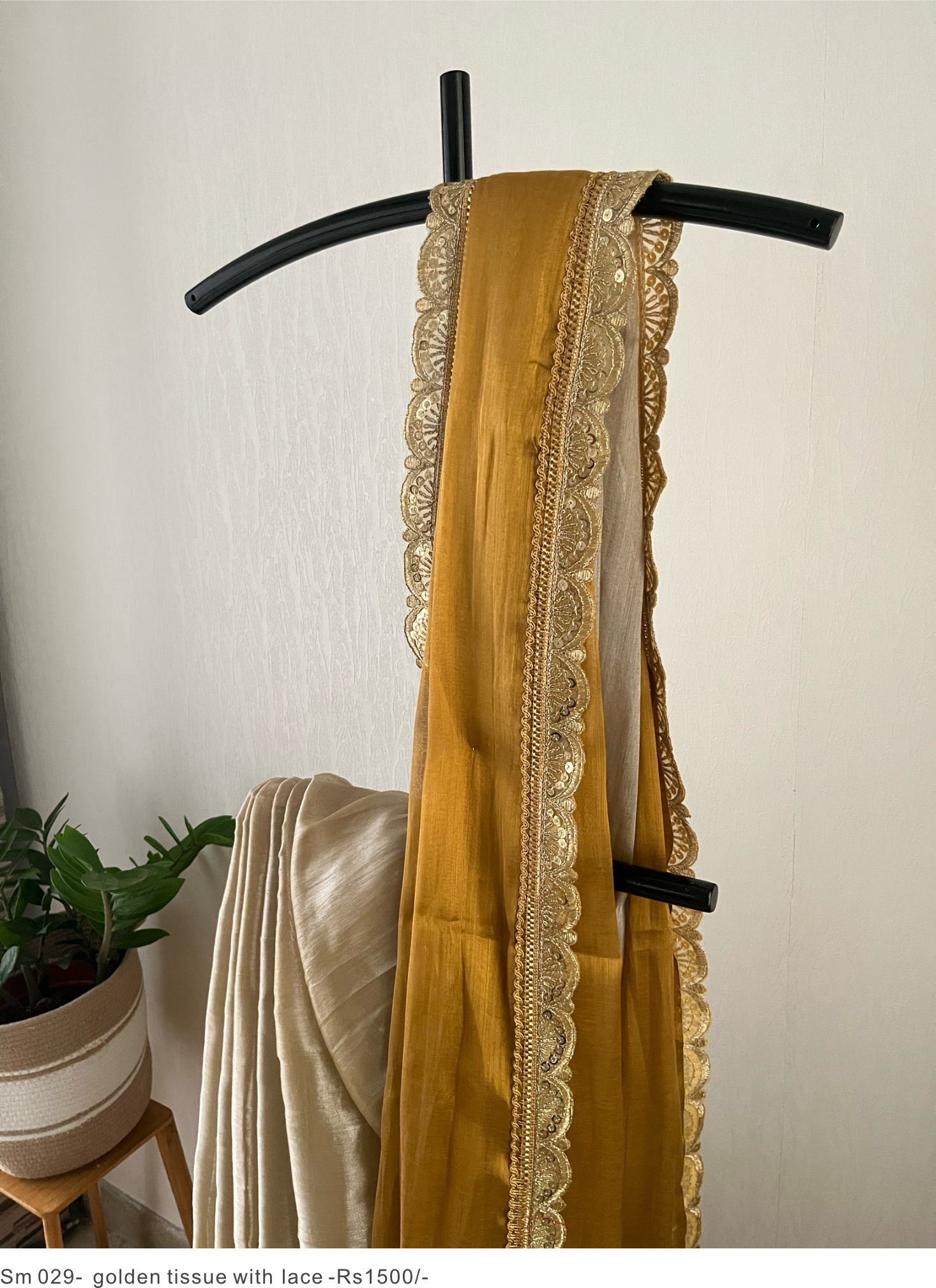 Golden Tissue With Lace | Sm-029