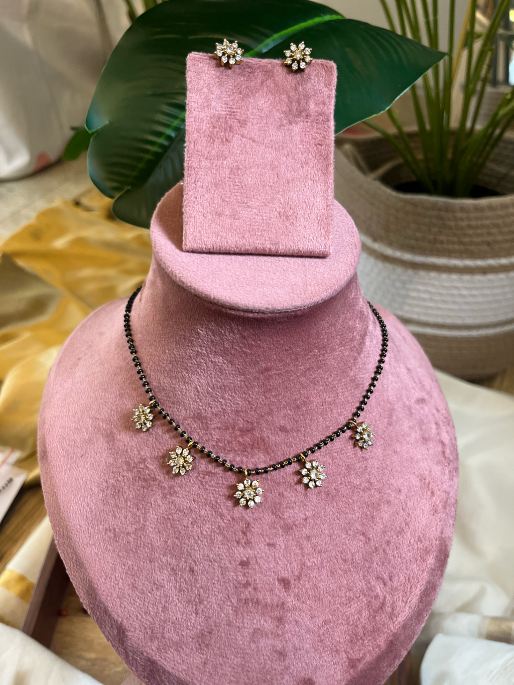 Karimani Floral Necklace | Jn-012