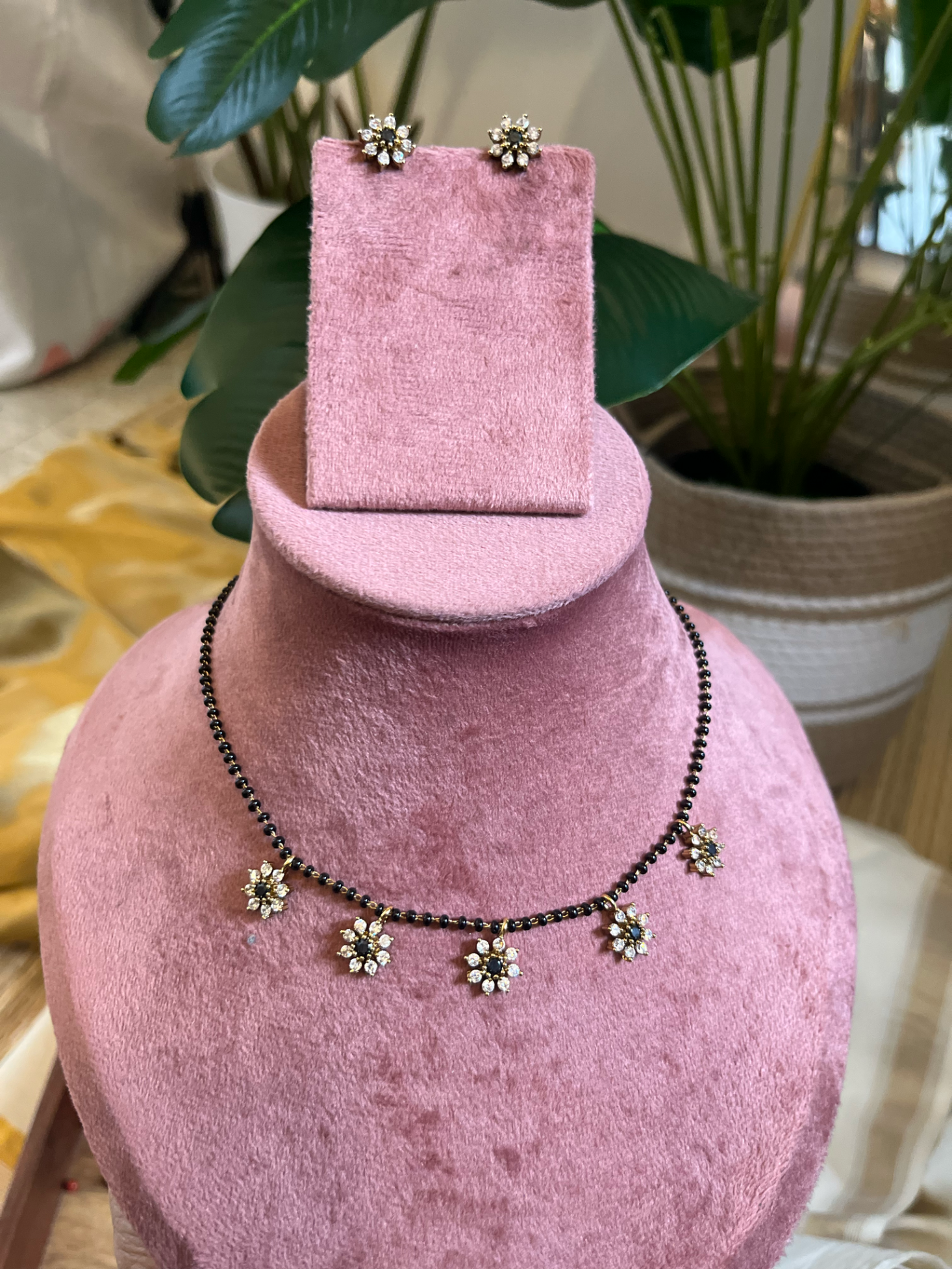 Karimani Floral Necklace | Jn-012
