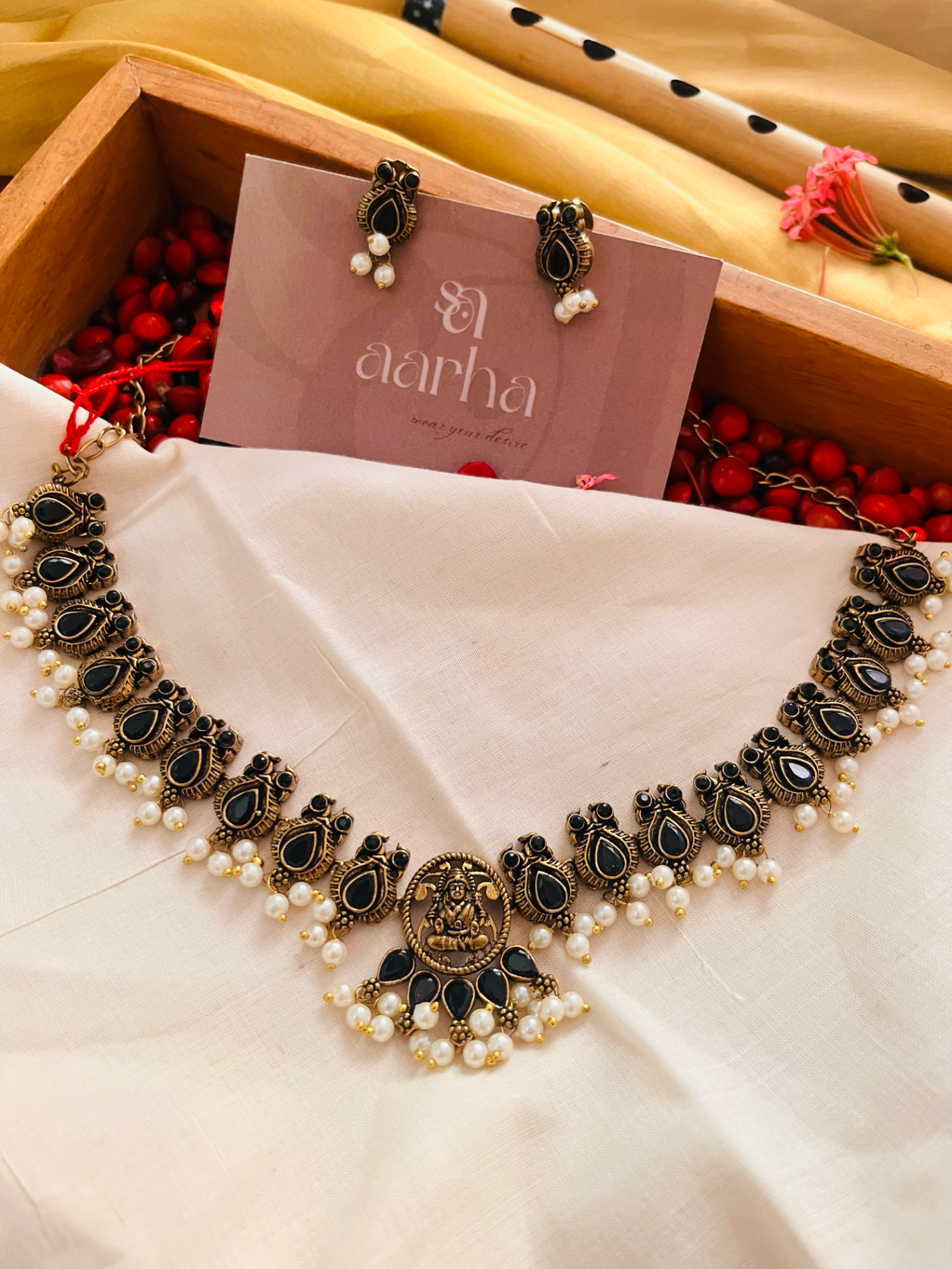 Antique Black Necklace | Jn 021